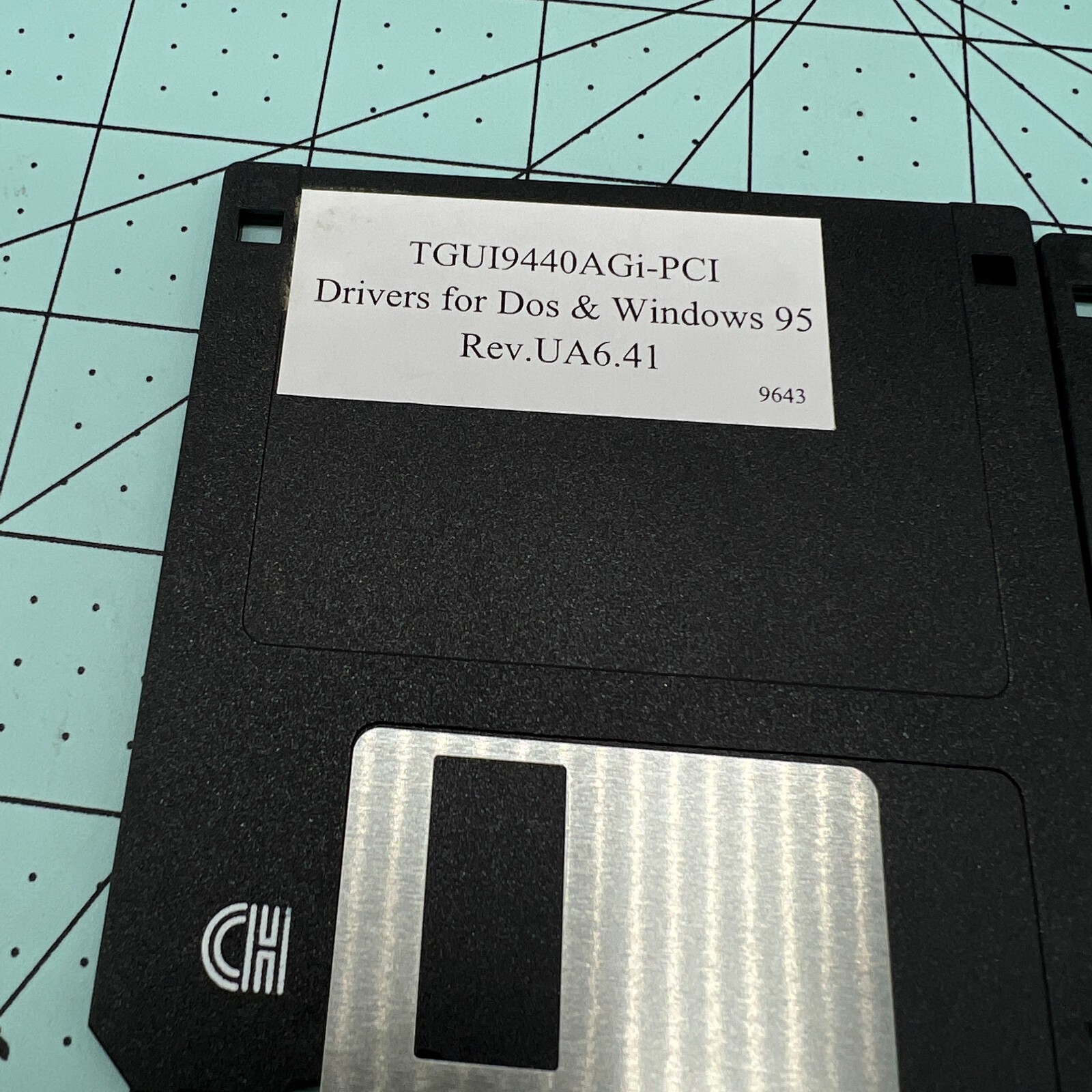 Trident Microsystems TGUI9440AGi-PCI Windows 95 / DOS and Windows 3.1X Untested