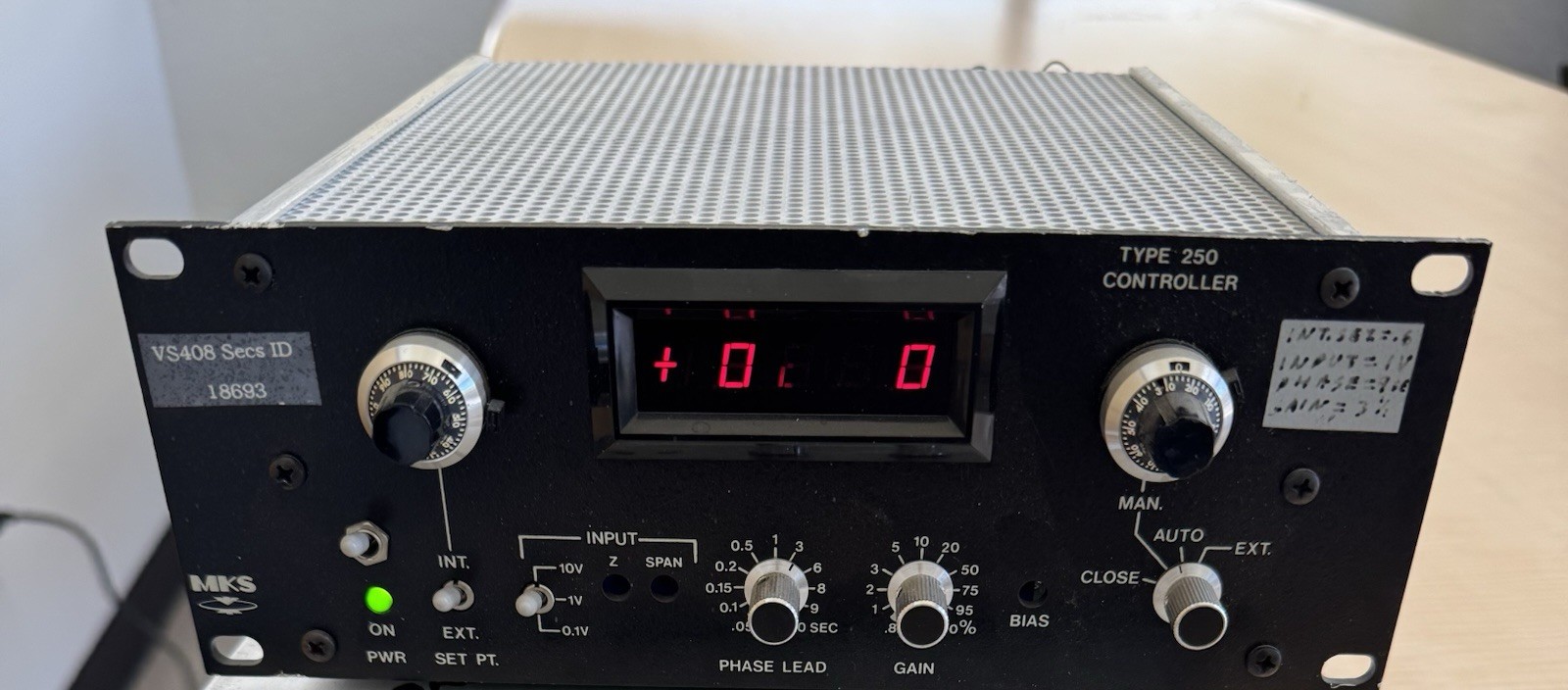 MKS 250C-1-D Type 250 Controller Pressure Flow Control