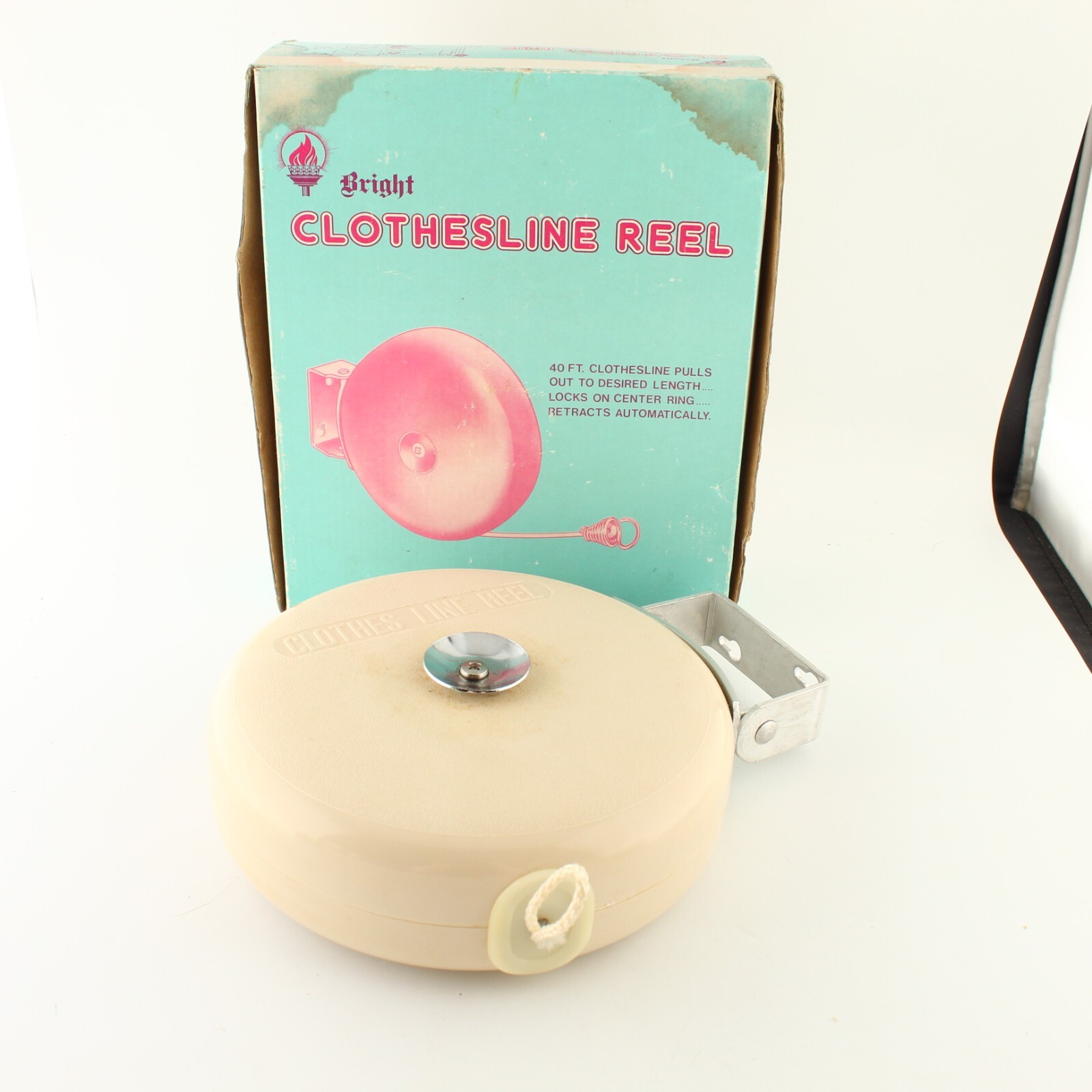 Vintage BRIGHT Retractable Clothesline Reel 40 Foot White - NO METAL HOOK