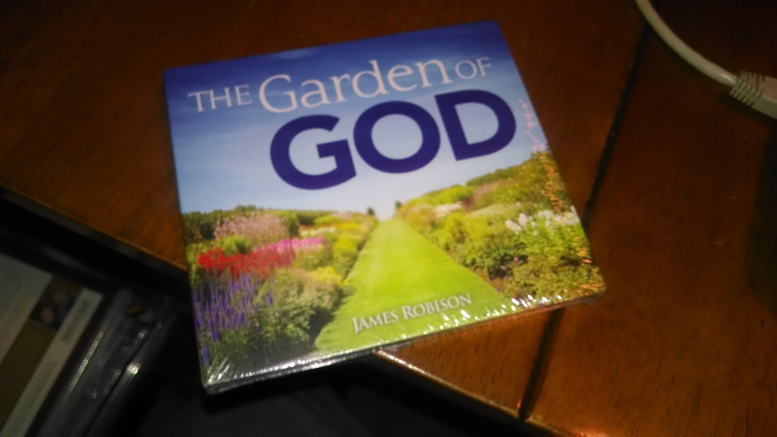 JAMES ROBISON THE GARDEN OF GOD LIFE OUTREACH INTERNATIONAL BRAND NEW DISC