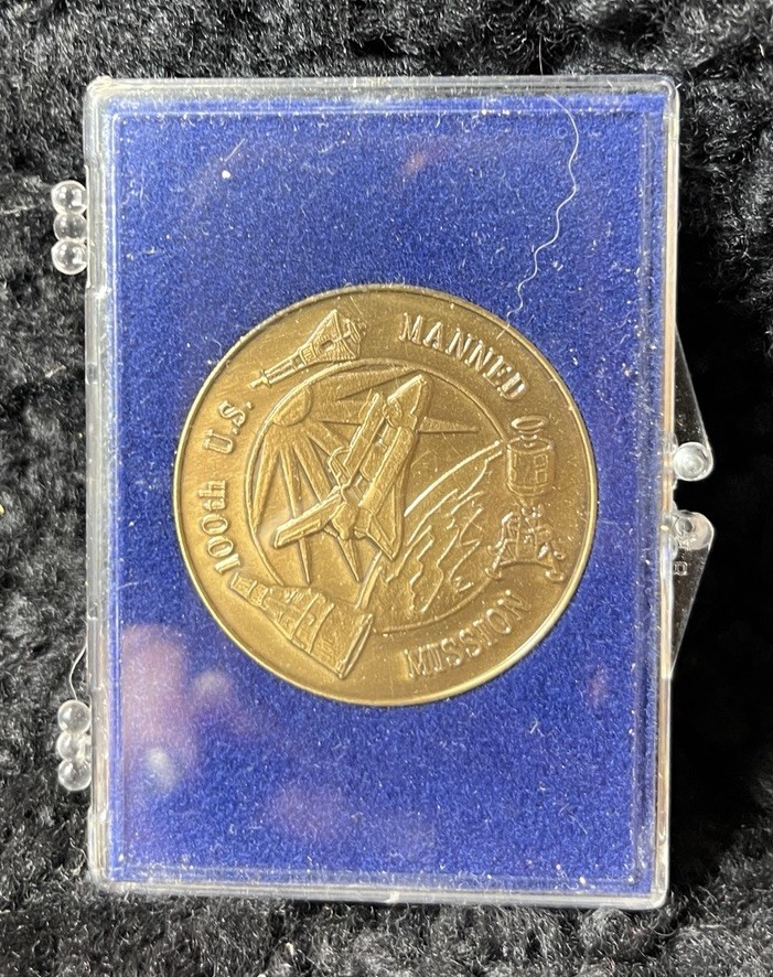 100TH Manned SPACE SHUTTLE MISSION MEDAL COMMEMORATIVE COIN Nasa Bronze