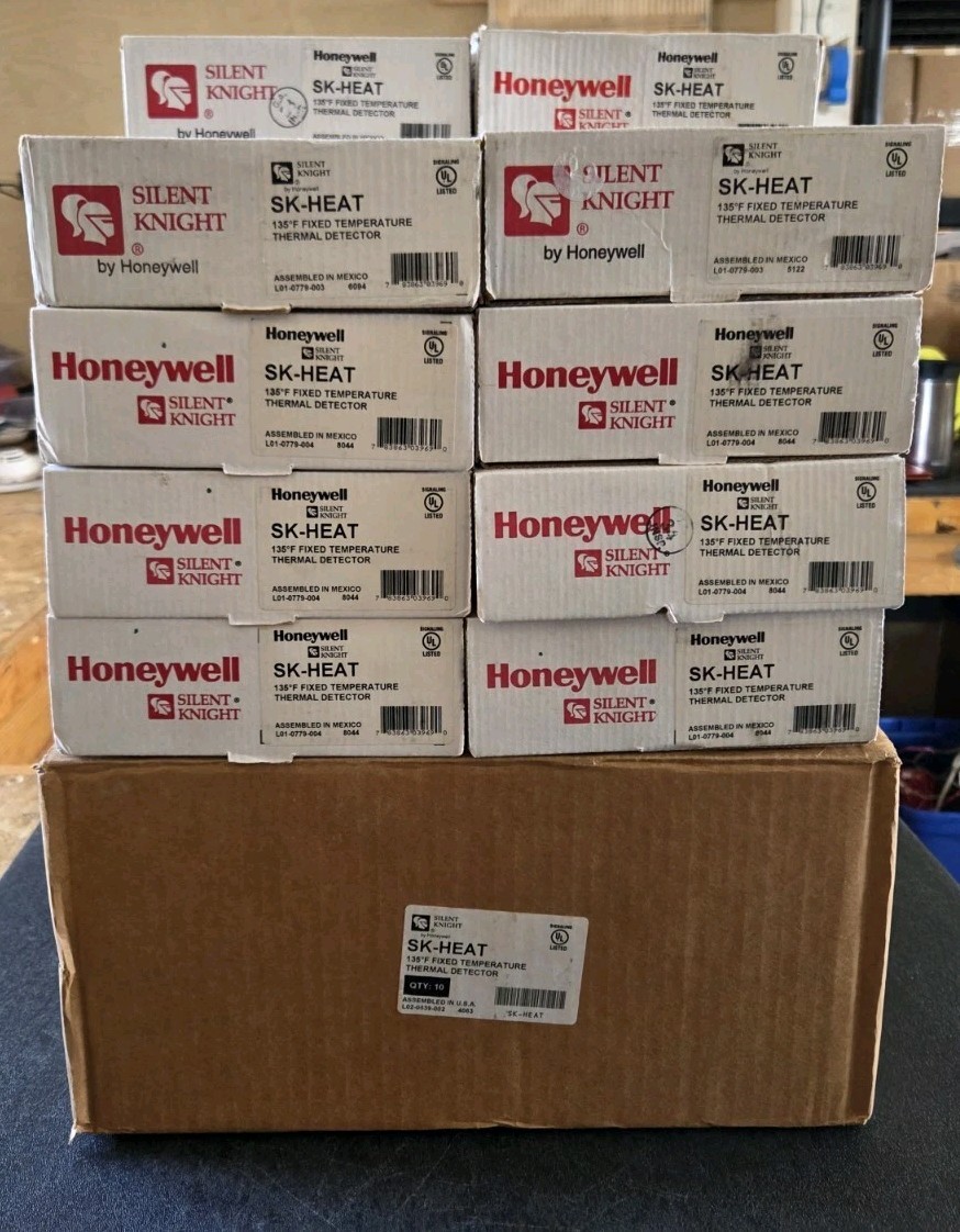 SILENT KNIGHT SK-HEAT 135° FIXED TEMPERATURE HEAT DETECTOR "IVORY" NEW 32 AVAIL.