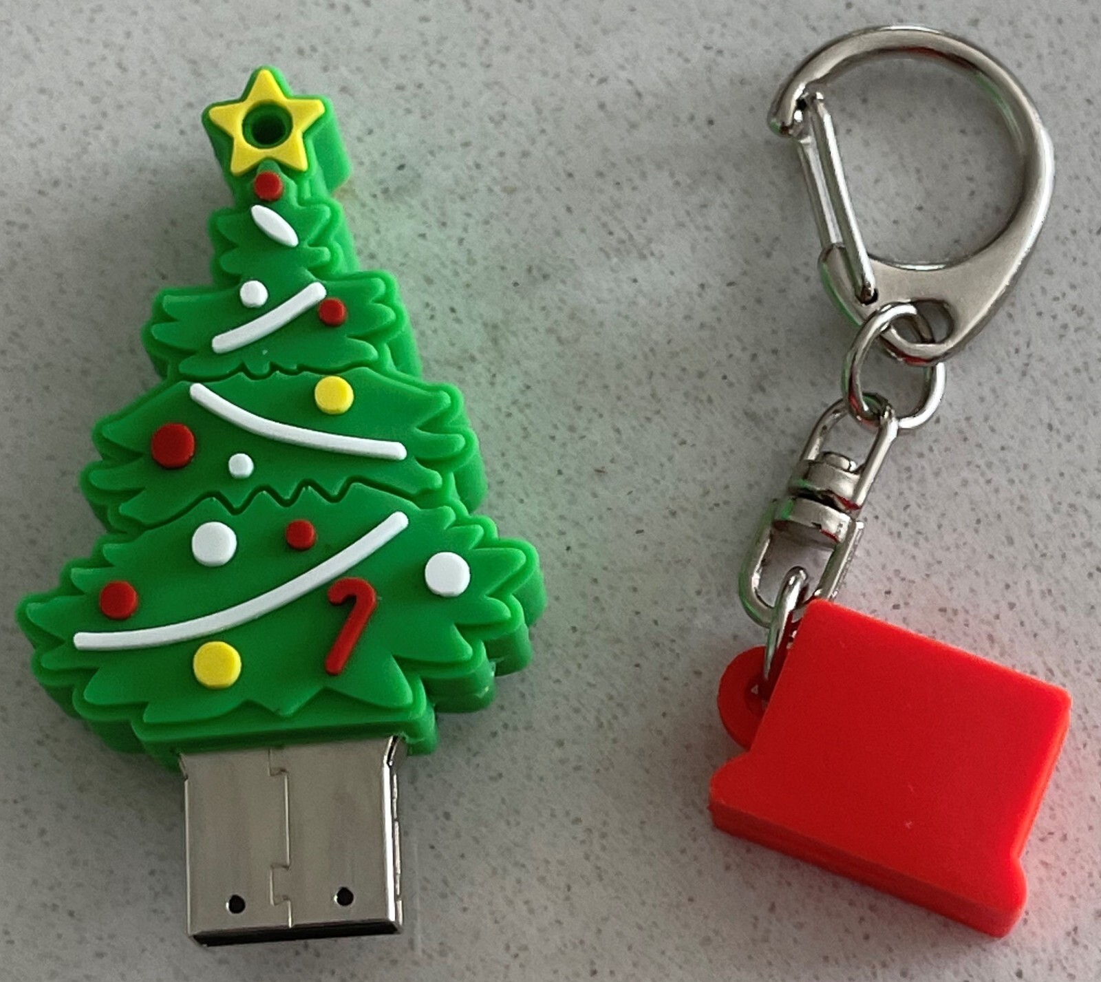Christmas Tree Shaped 16 GB USB 2.0 Flash Travel Drive - Used