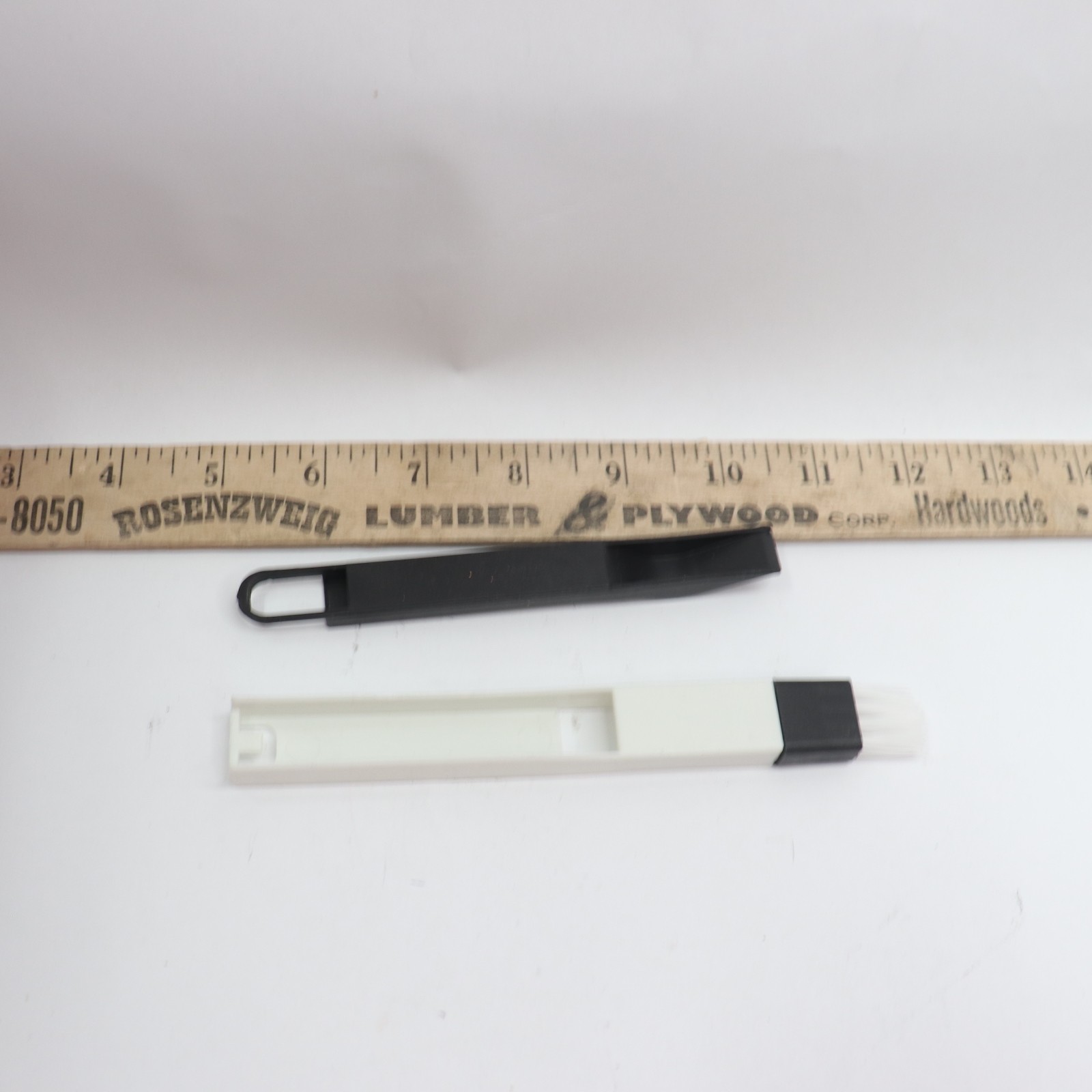 Durable 2-in-1 Window Cleaning Brush Plastic Black/White