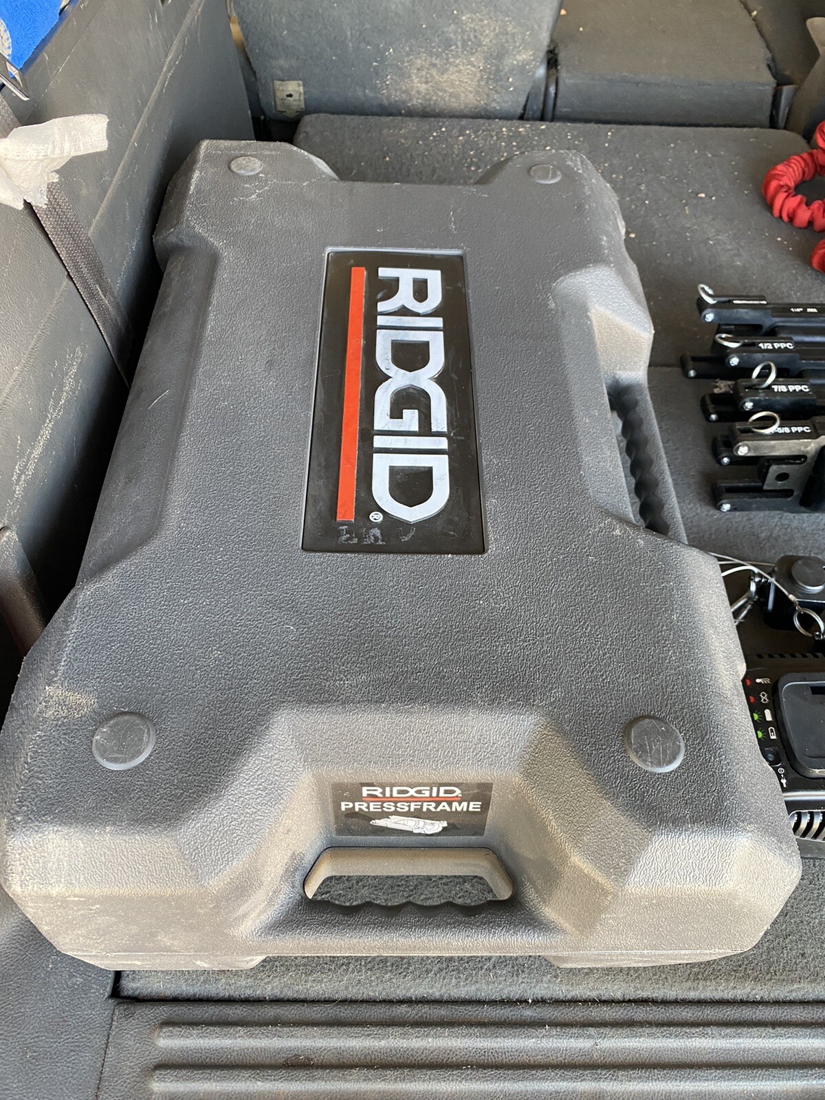rigid compression tool