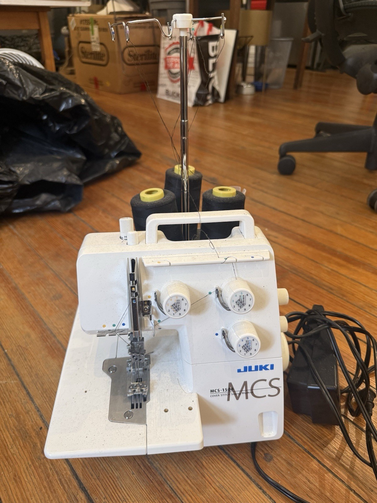 Juki MCS-1500 Cover Stitch Sewing Machine Electric Portable Household