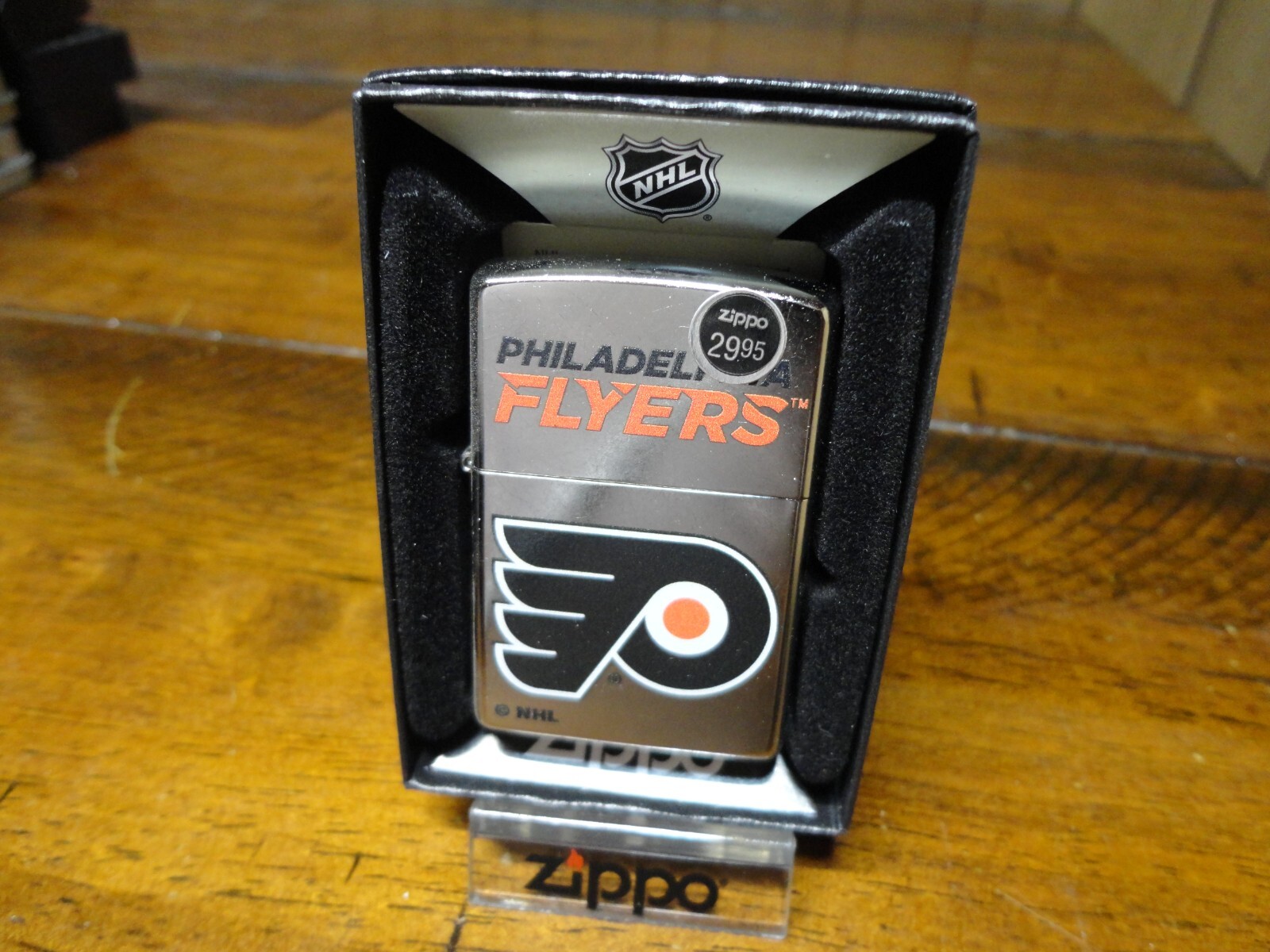 PHILADELPHIA FLYERS NHL OUT OF PRINT ZIPPO LIGHTER MINT IN BOX