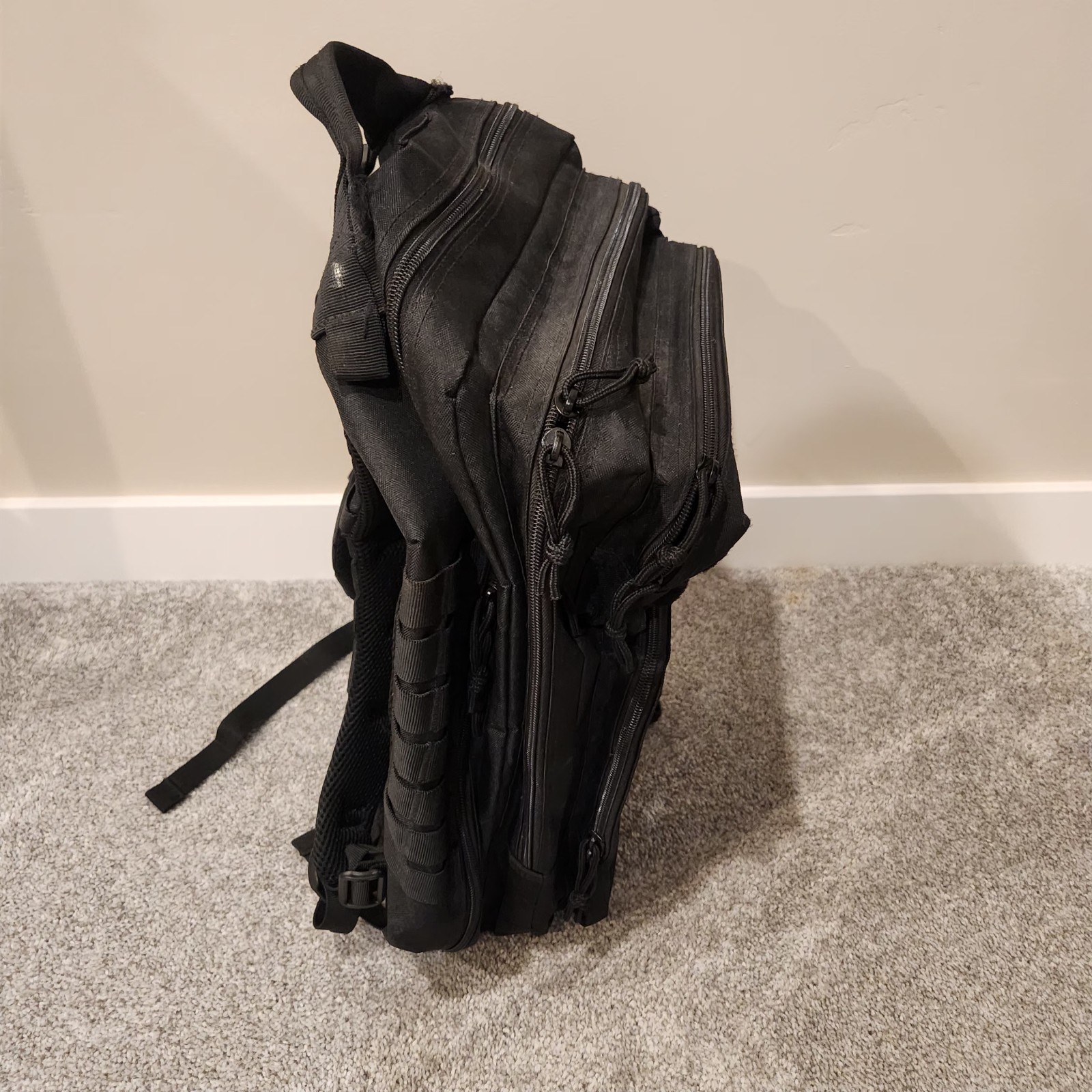 MILITARY TACTICAL BACK PACK.