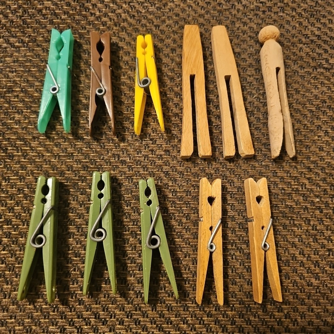 Lot of 11 Pcs ~5 Wooden Clothespins 2 spring clip 6 PLASTIC COLORED 3"