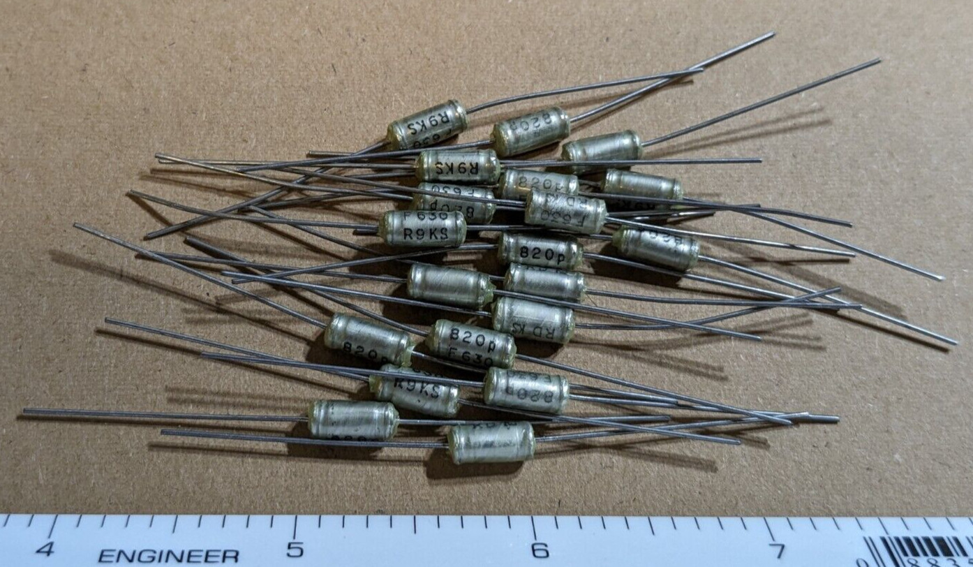 Lot of 20 NOS Kemet R9KS Capacitor 820PF 630V Film Polystyrene Axial