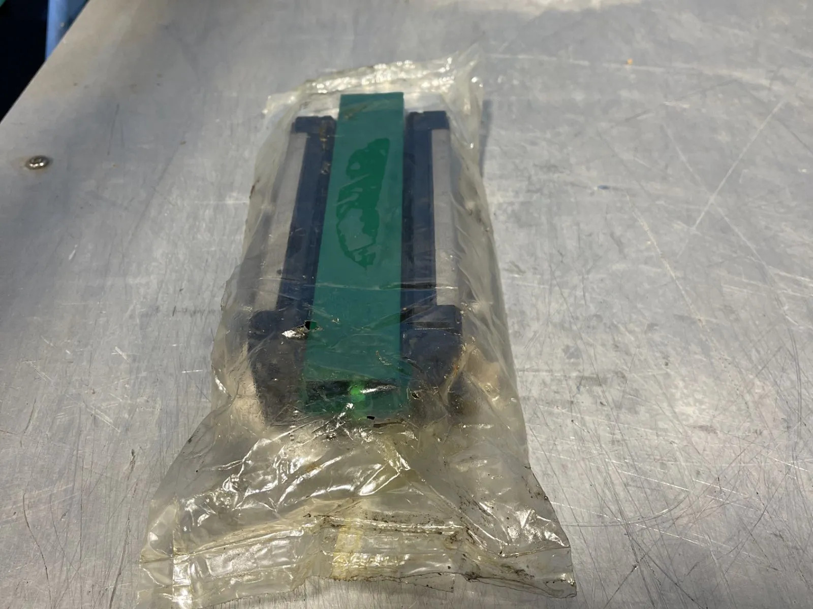 LINEAR MOTION GUIDE BLOCK