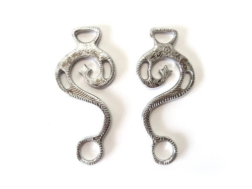 1 Pair Hackamore "Baroque" Thighs - Silver Ornate
