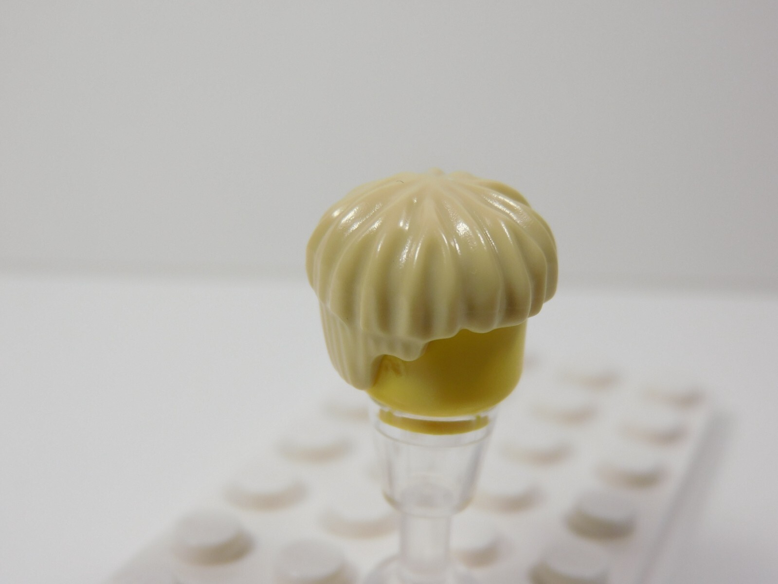 LEGO Tan Hair Short Bowl Cut Minifig Q7