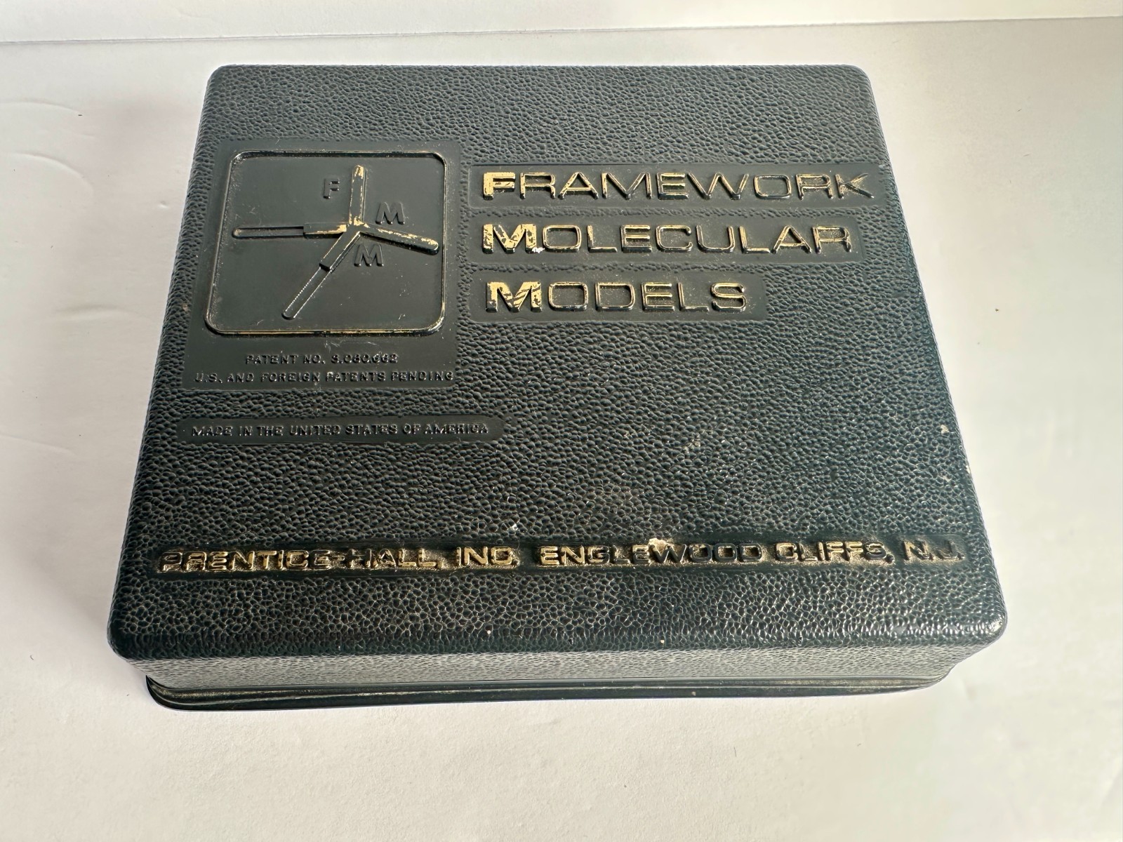 Vintage Framework Molecular Models Chemistry Science Kit Case Prentice Hall,