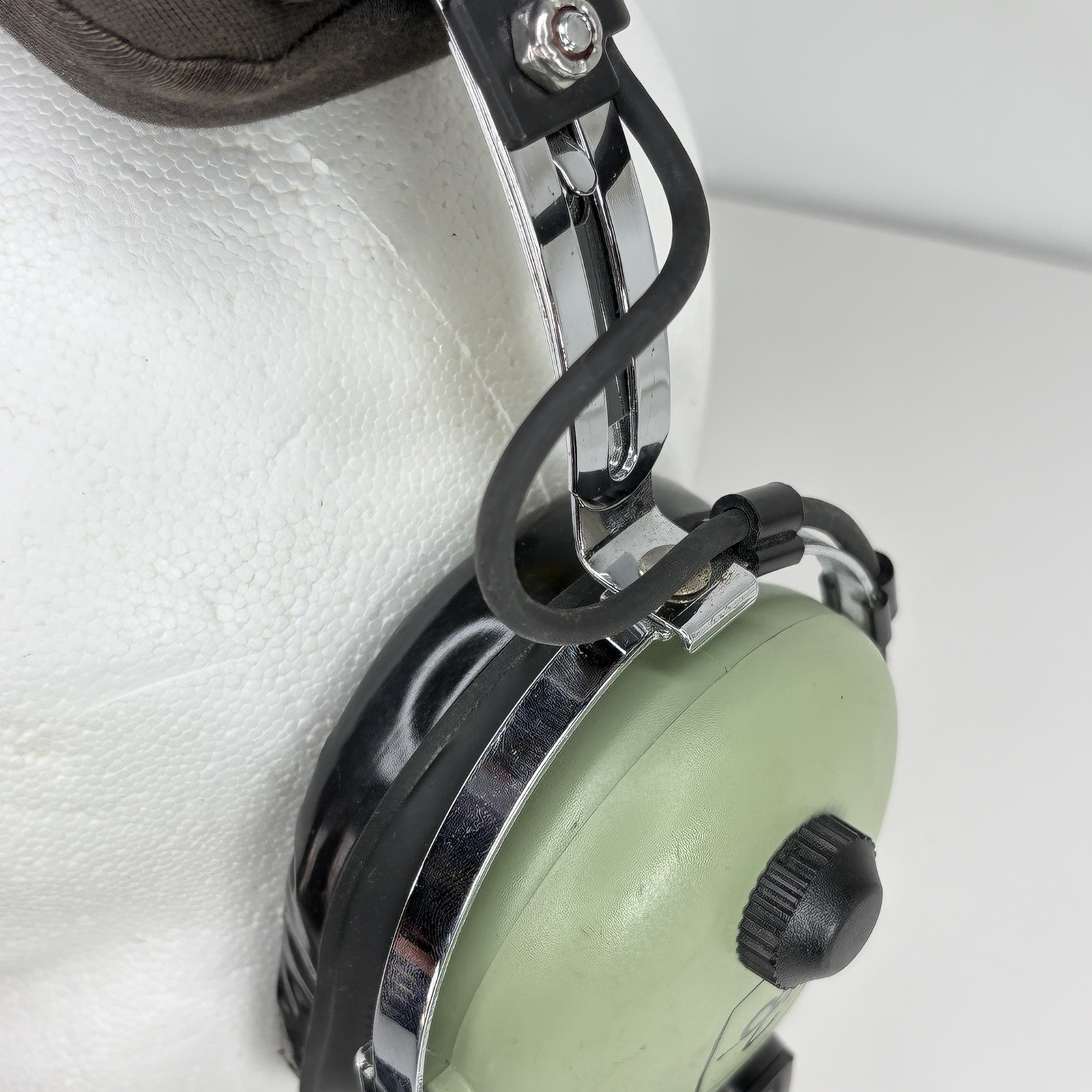 David Clark H10-13.4 Aviation Headset Missing Mic Cover