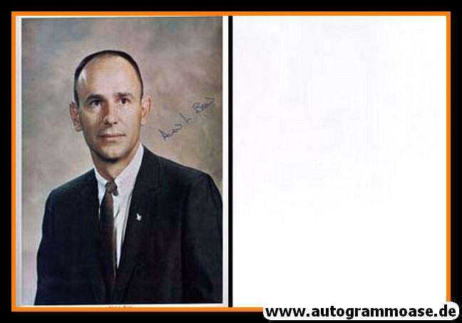 Autograph Space Travel (NASA) | Alan L. BEAN | 1970s Print (Portrait Color XL)