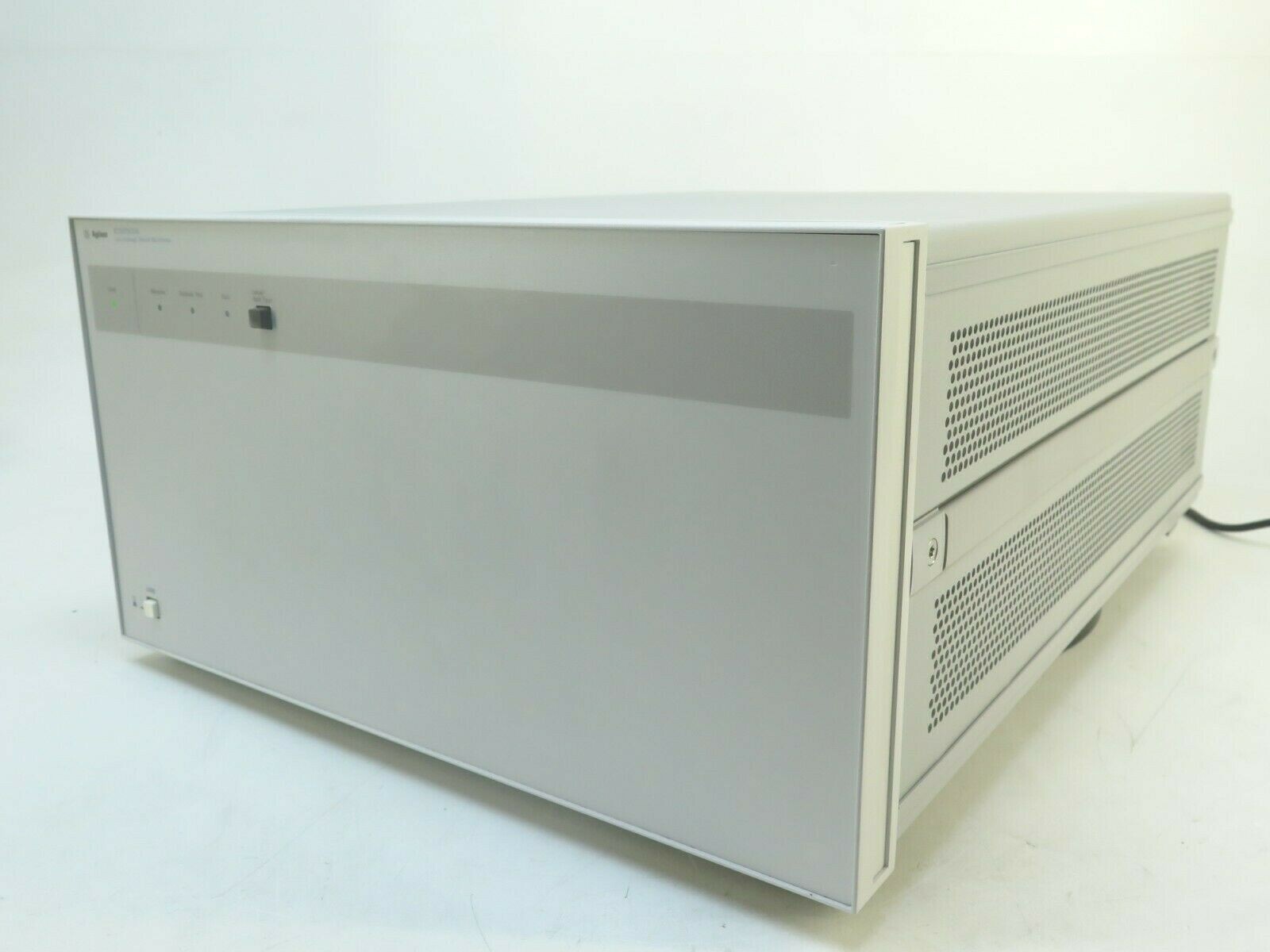 Agilent E5250A Low Leakage Switch Mainframe /w 4 x E5255A Multiplex