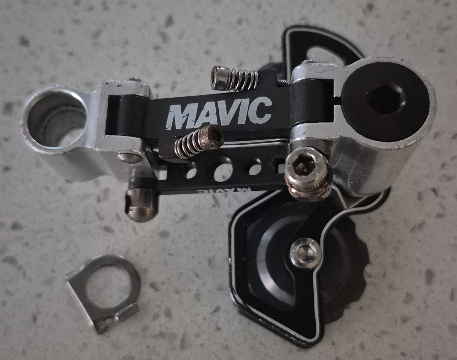 Mavic 851 SSC Rear Derailleur missing mounting bolt
