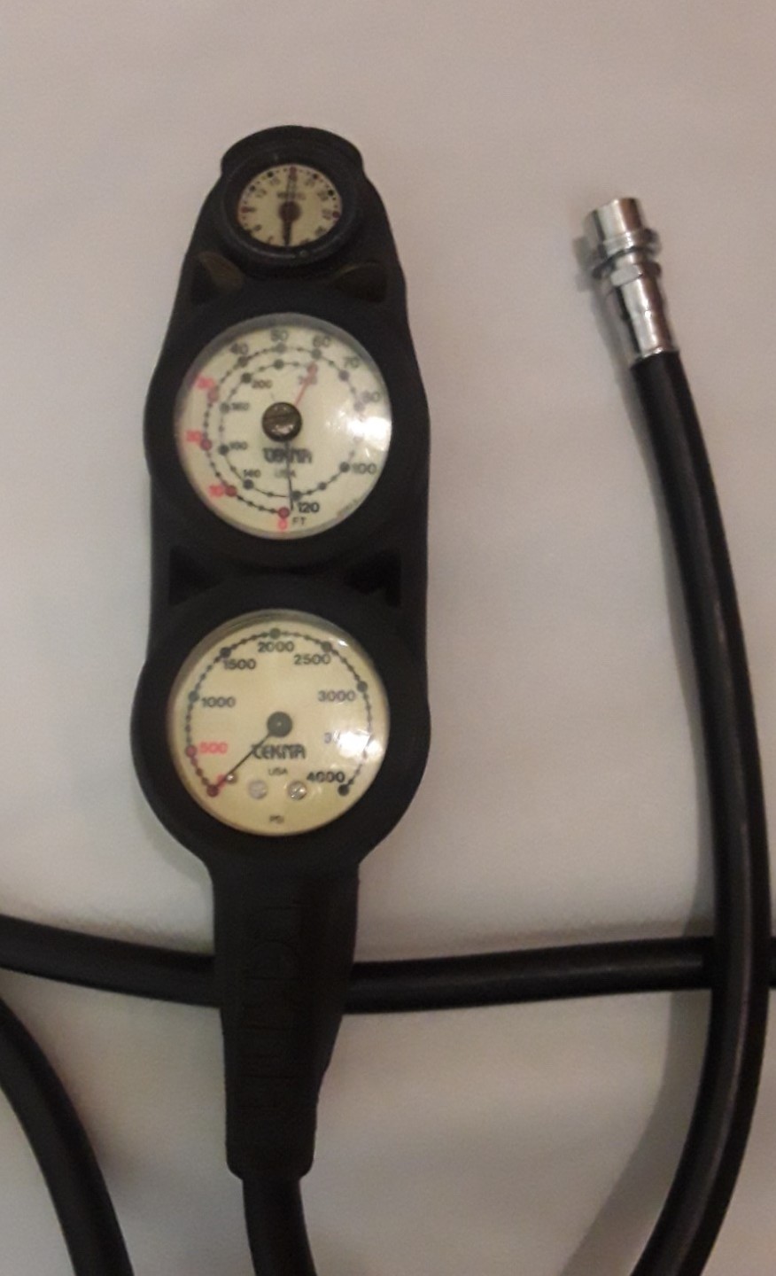 TEKNA Console, 1st Stage AQUA LUNG Conshelf 30, 2nd Stage OCTOPUS 20 Regulator