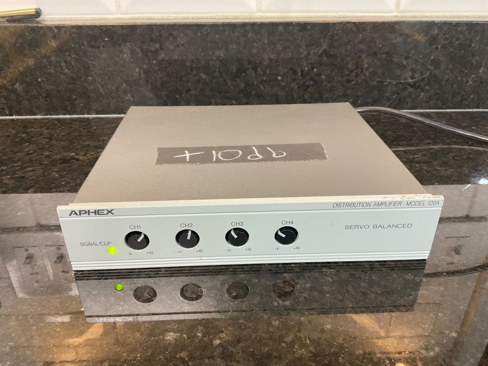 Aphex Model 120A Servo Balanced Audio Distribution Amplifier