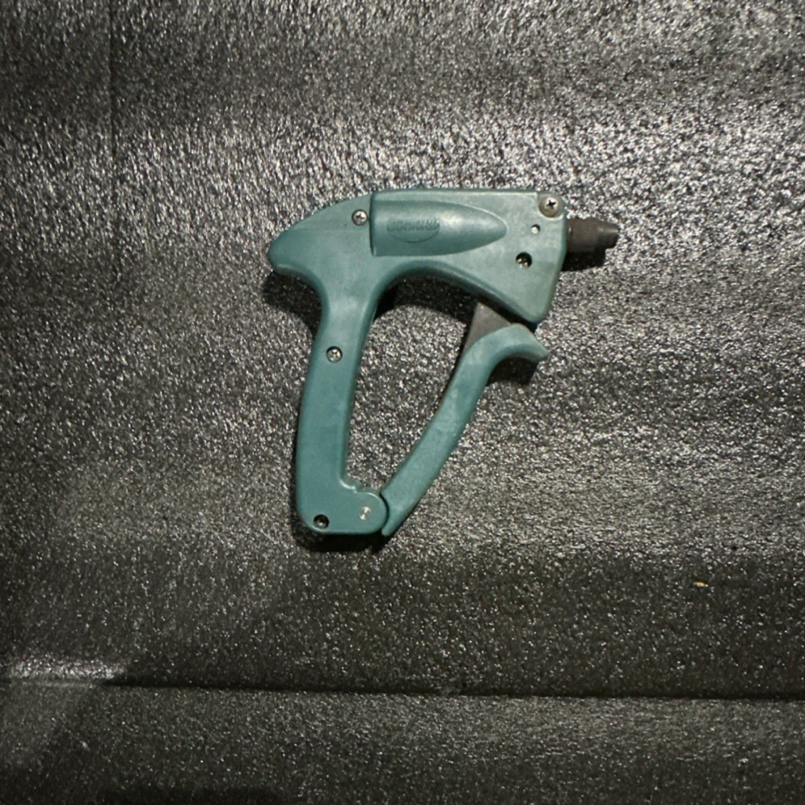 Cablofil Green Handheld Wire & Cable Tool