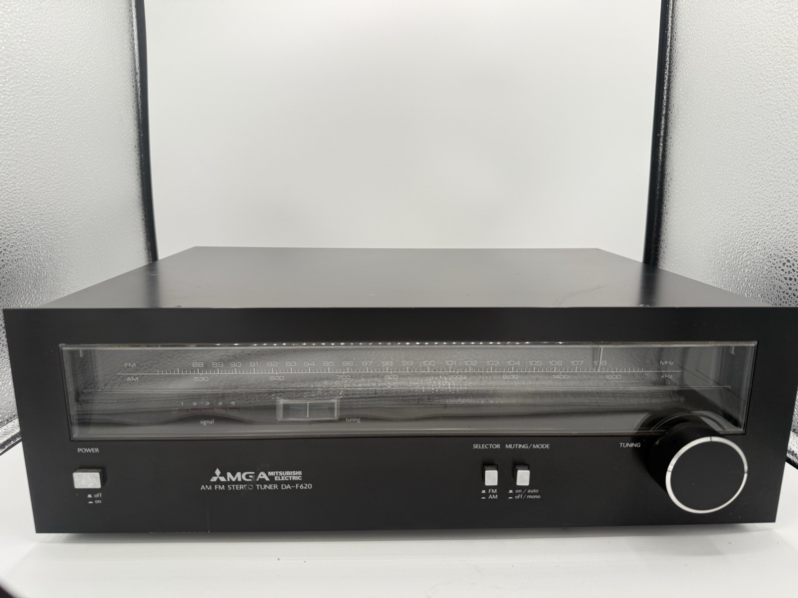 Vintage MGA Mitsubishi AM FM Radio Tuner DA-F620 Tested Working S1