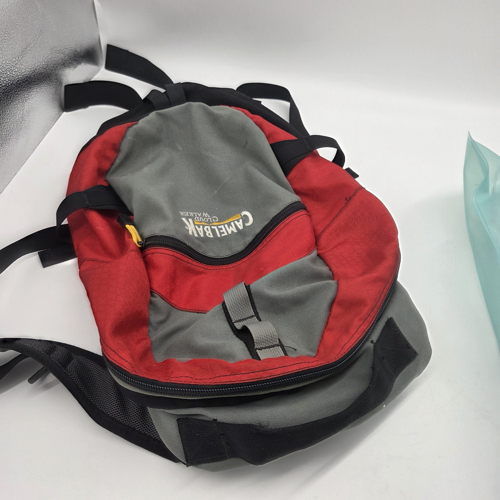 CAMELBAK Cloud Walker Hiking H20 Hydration Backpack Red W/2L Bladder Plus Extra