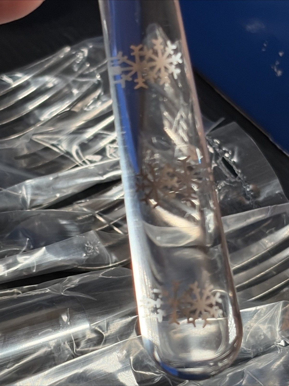 Stainless Clear Acrylic Handle w/Snowflakes Flatware Replacements 16 Pcs