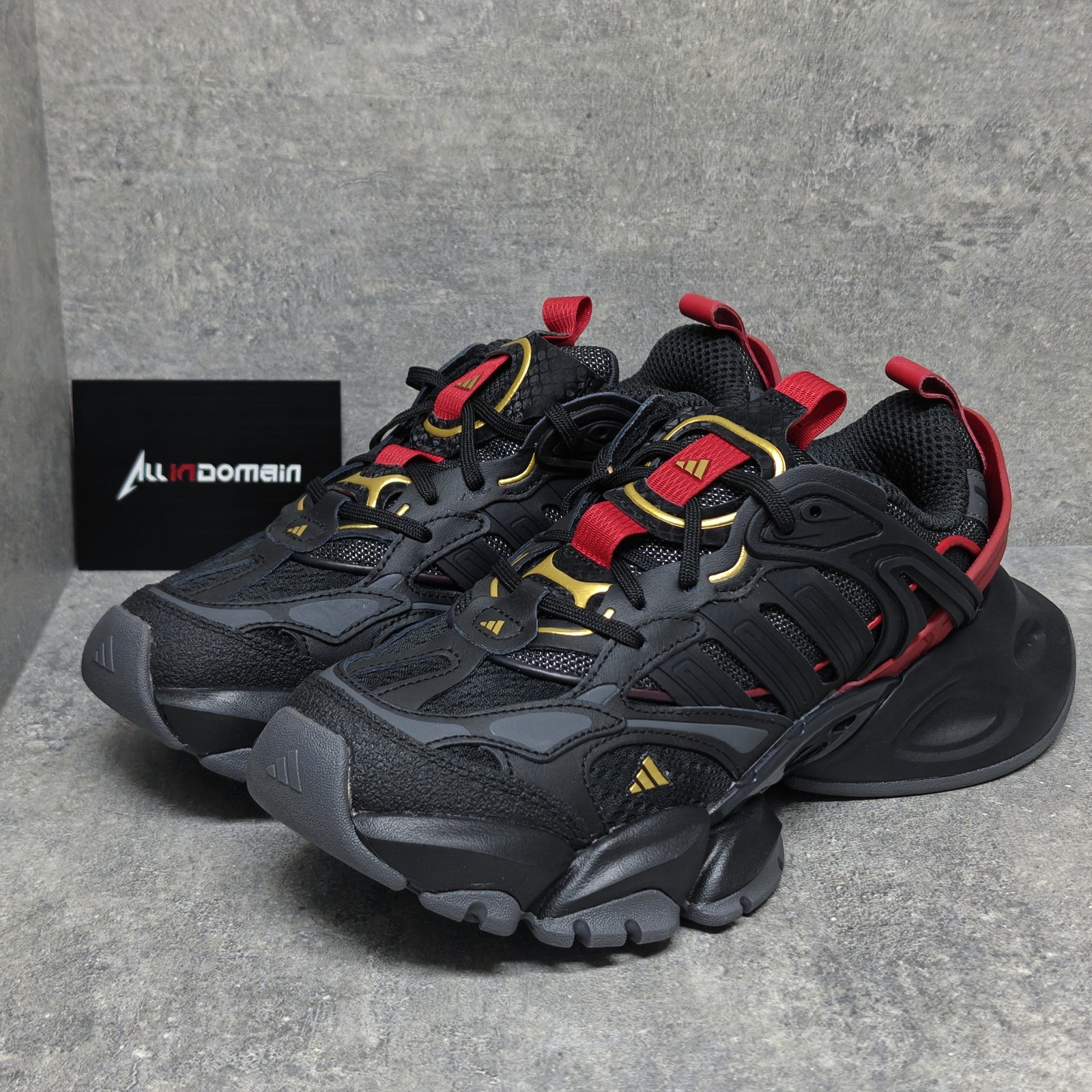 Level SS/New - adidas XLG RUNNER DELUXE CNY "year of snake"  Black JQ2974