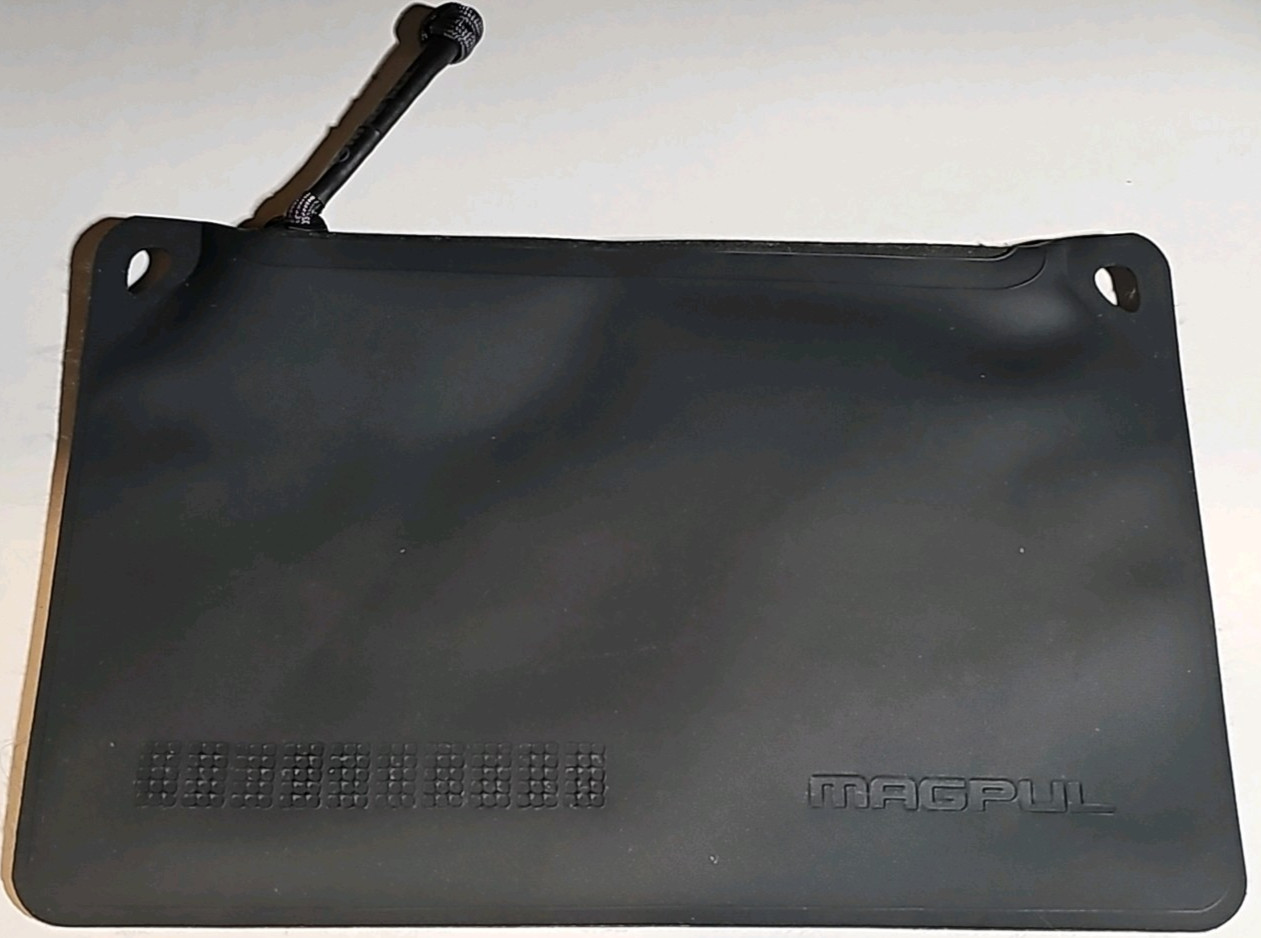 MAGPUL DAKA Storage Pouch with Carabiner Points MED 9in x 6in