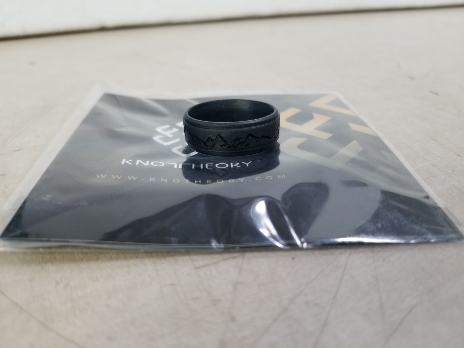 Knot Theory Engraved Silicone Ring - Engraved Mountain Dark Silver - Size 12