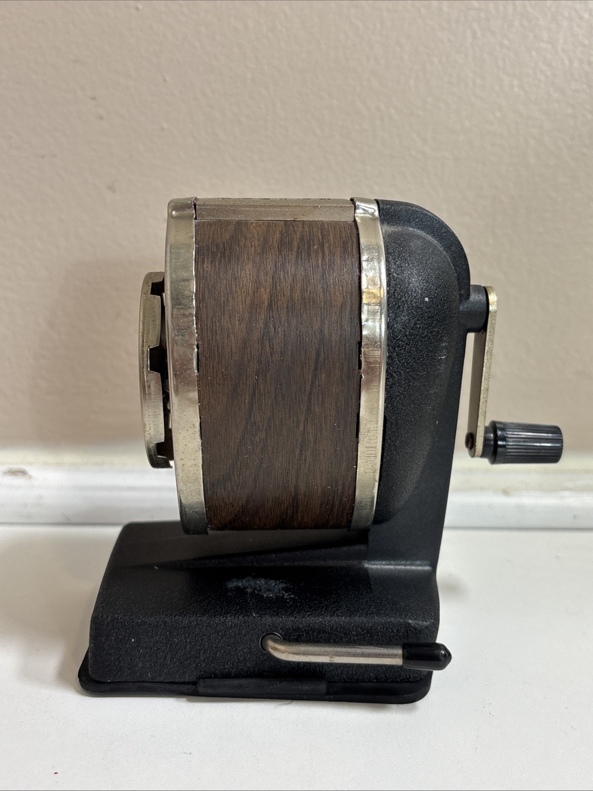 VINTAGE BOSTON WOOD GRAIN HEAVY DUTY PENCIL SHARPENER SUCTION BASE WORKS