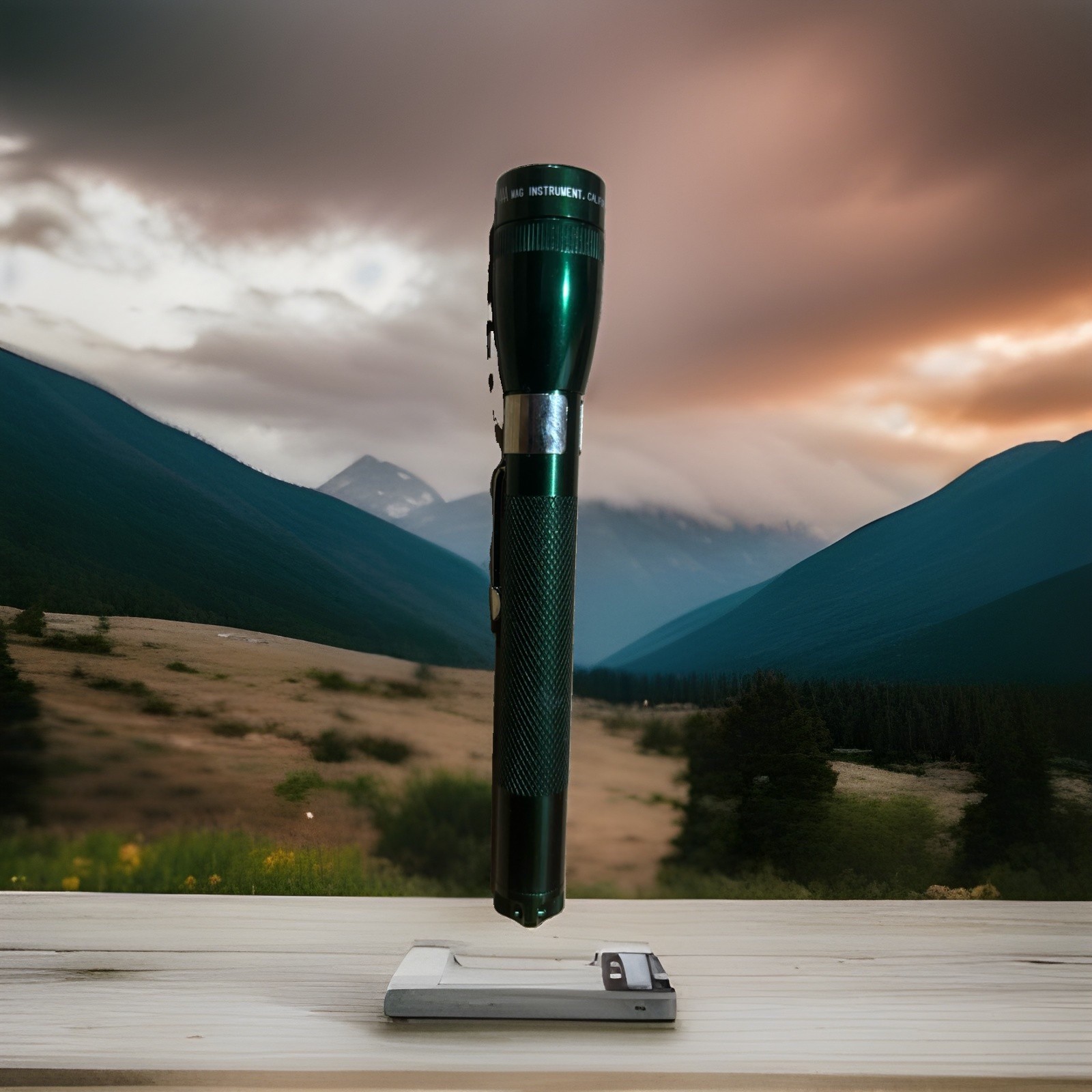 MagLite 5" Mini 2AAA Batteries Water Resistant Green Alum LED Flashlight 56034