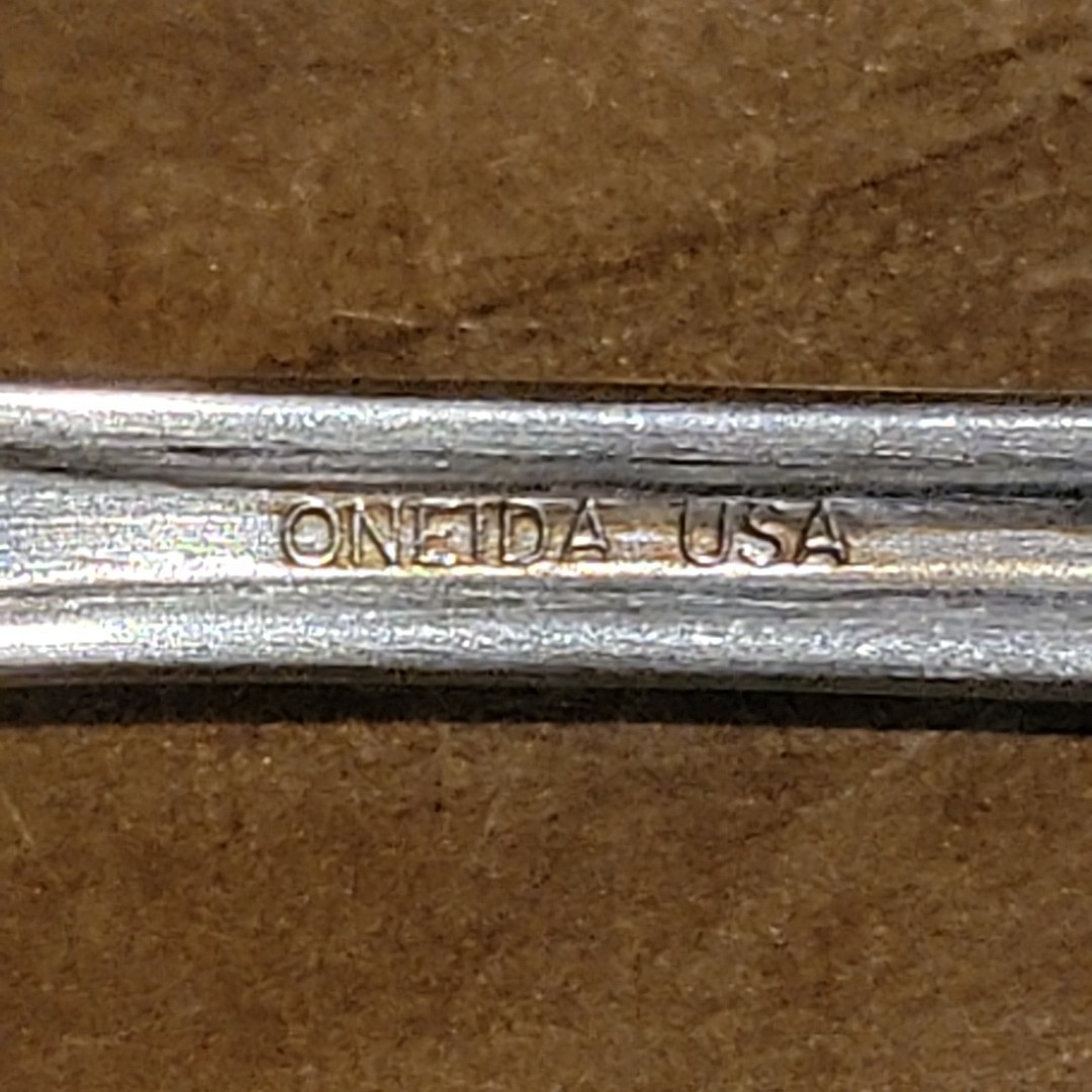 15 Piece Oneida Sand Dune Glossy Stainless Flatware 3 Table Settings