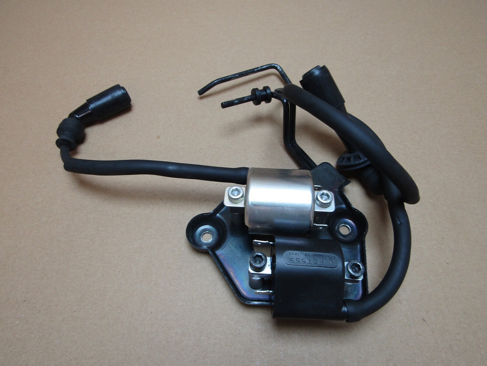 Suzuki DL1050 V-Strom 2021 265 miles front ignition coil set (5409)