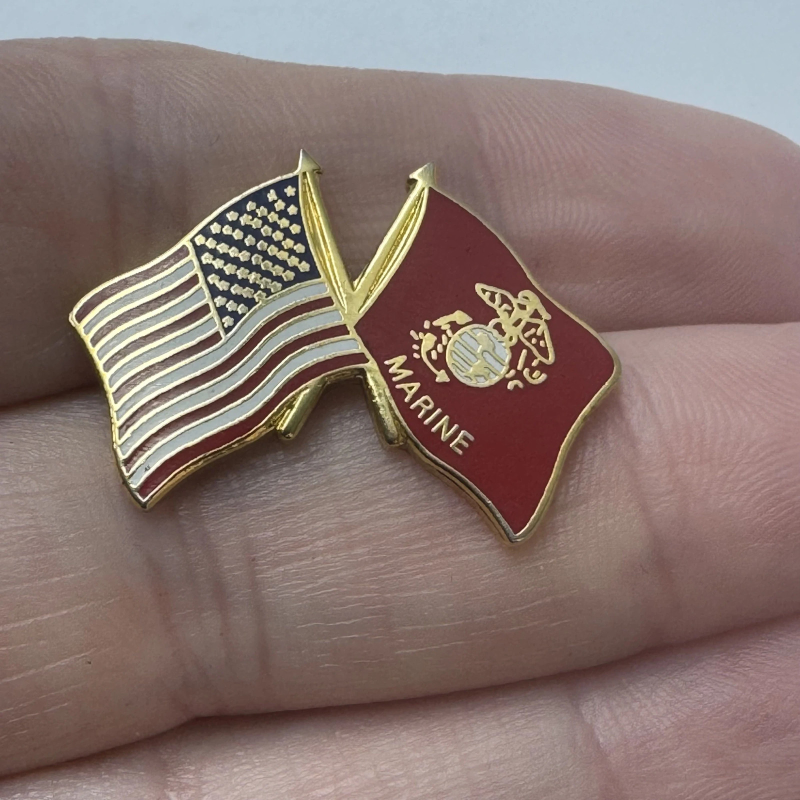 US and Marine Corps Crossed Flag Lapel Pin Emblem Gold Tone Metal American USMC