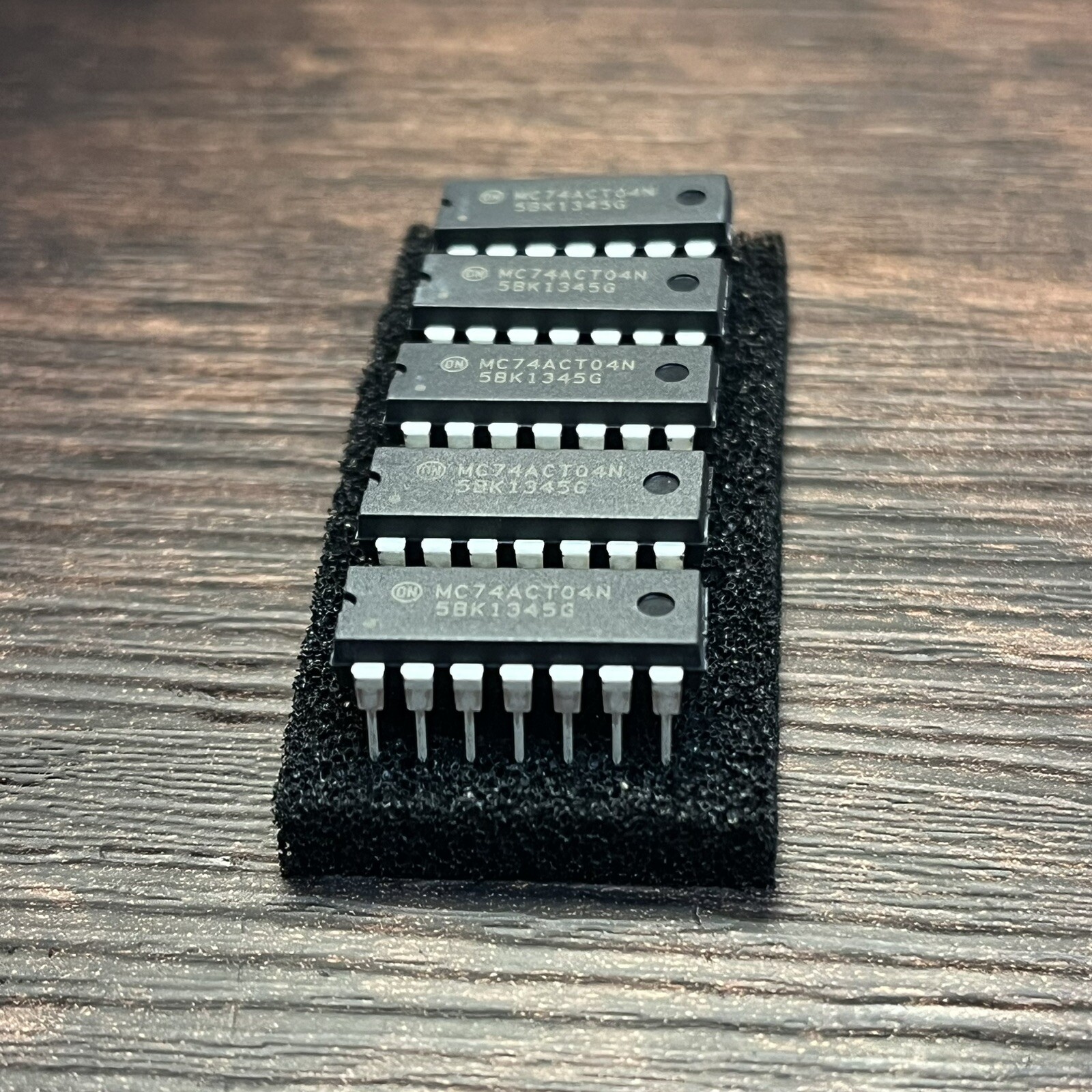 5x ON-SEMI MC74ACT04N High-Performance Silicon-Gate 14 Pin DIP IC NOS