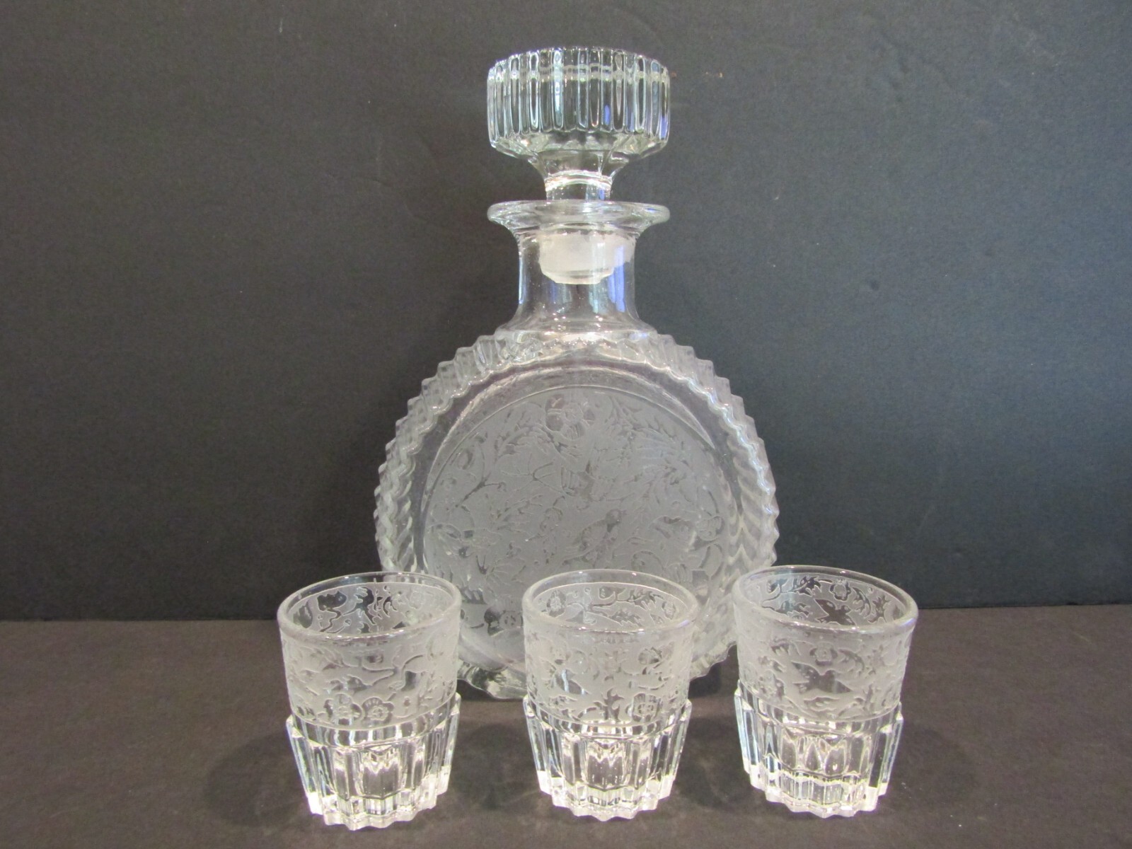 Round Clear FROSTED FLORAL Pressed Glass Decanter W/Stopper 3 SHOT GLASSES