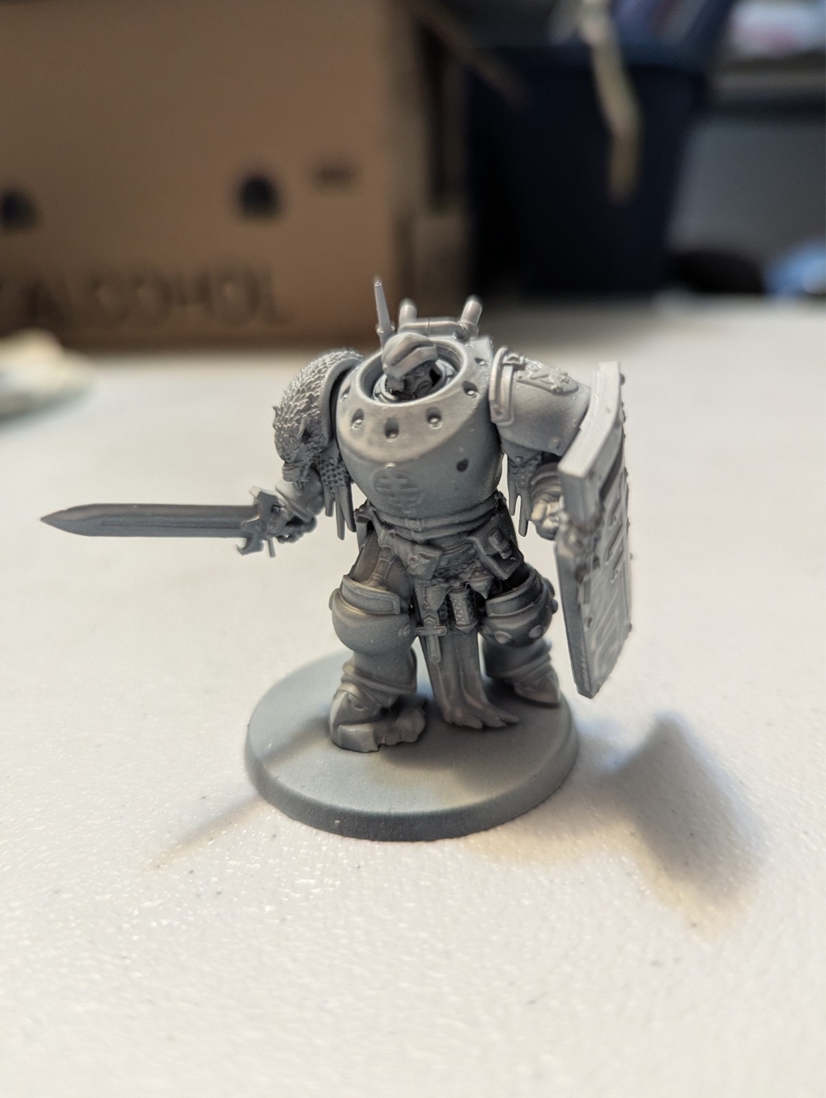 Red Pilgrim - Lieutenant in Machine Armor - Compatible w/ Grimdark Crusade