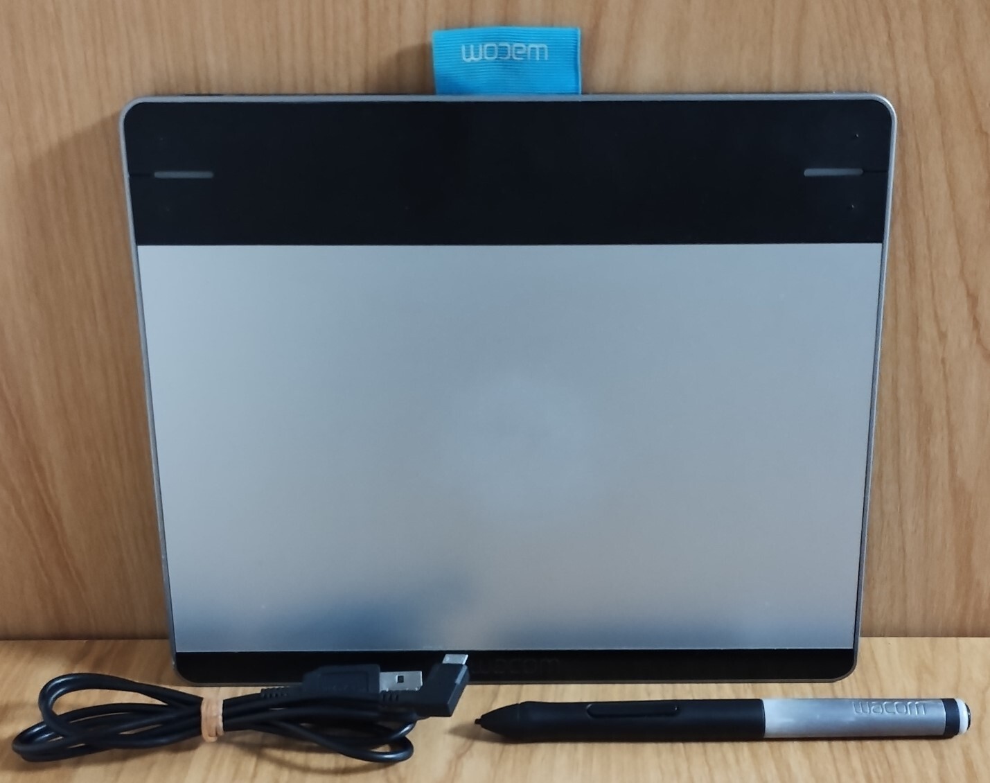 Wacom CTL-480 Intuos Small Creative Pen Tablet 3 piece set
