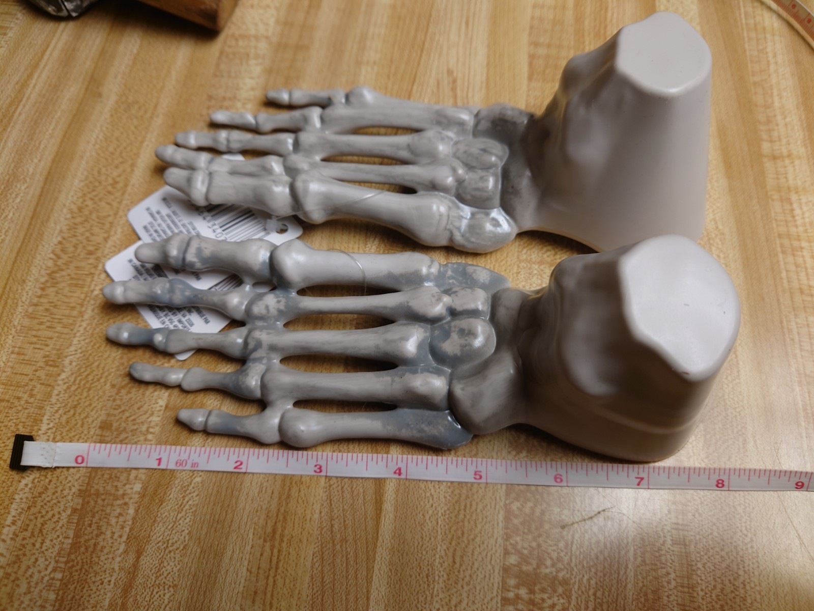 NWT NOS PAIR OF 8" SKELETON FEET HALLOWEEN PROP DECORATION NR RIGHT LEFT