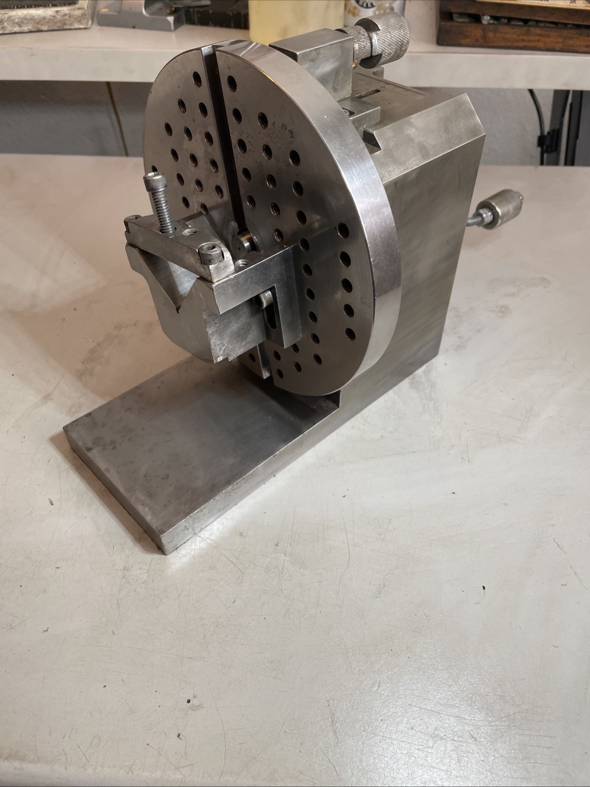 Large Precision Indexing Spin Fixture With V Block+Tapped/Keyway Face Plate