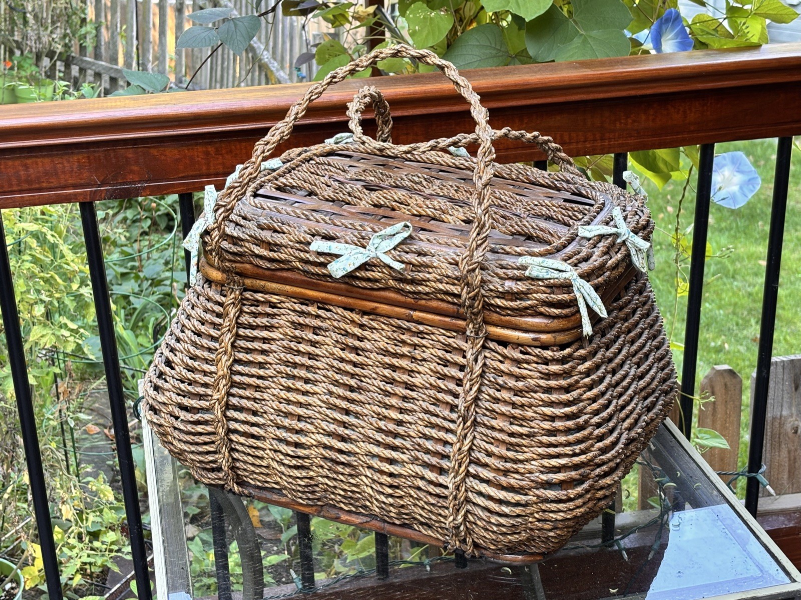 Vintage Large Handwoven Wicker Picnic Basket -Natural Battan With 2 Liners