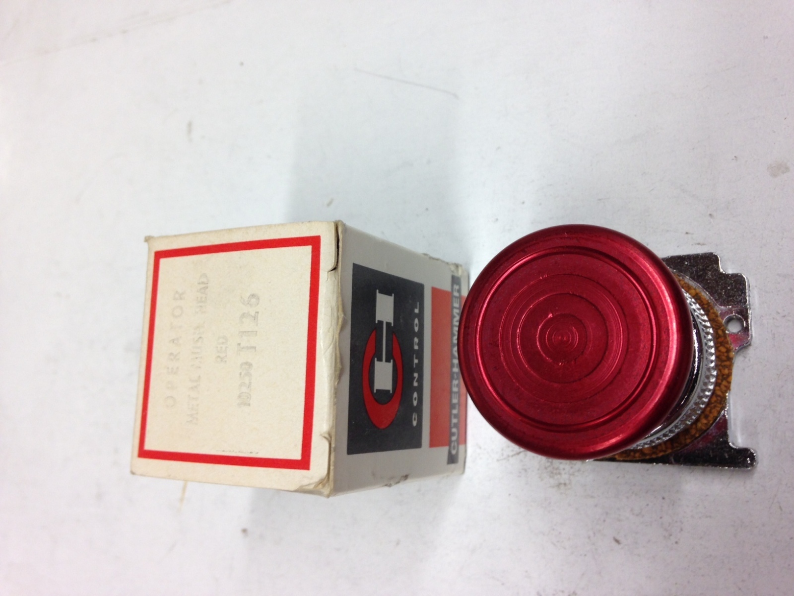 10250T126 Cutler Hammer Red Metal Mushroom Head Operator NIB