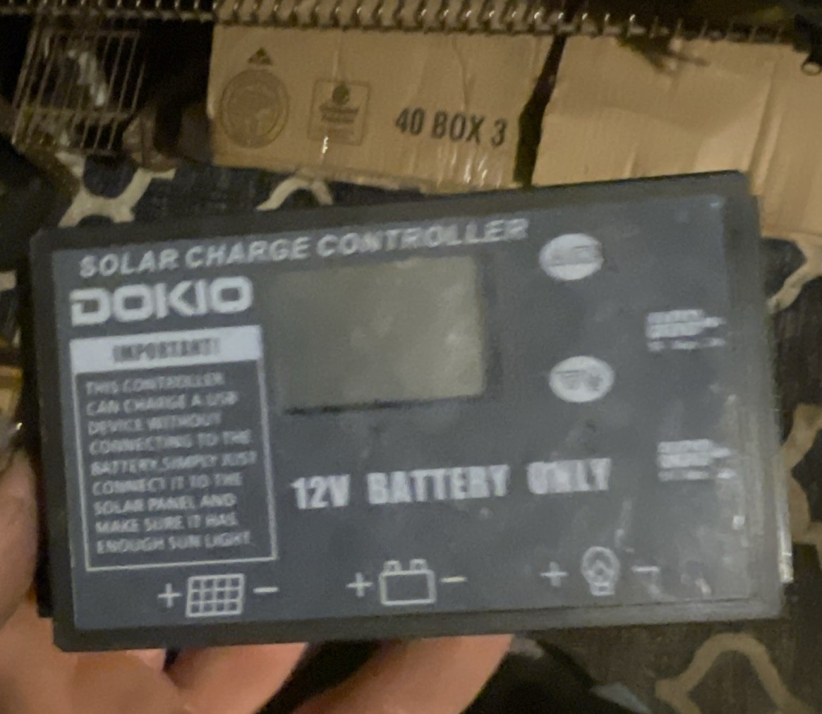 DOIKIO 12V Solar Charge Controller 25A DC Black Dual USB LCD Display