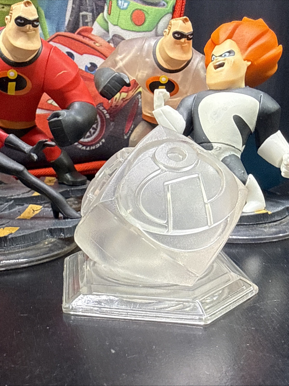 Disney Infinity Start 'N' Go Carrying Case w/ 7 Incredibles Figures