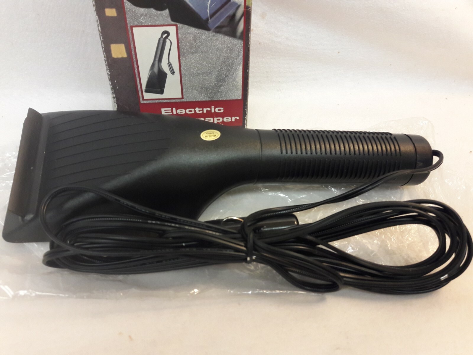 TOTES ELECTRIC ICE SCRAPER