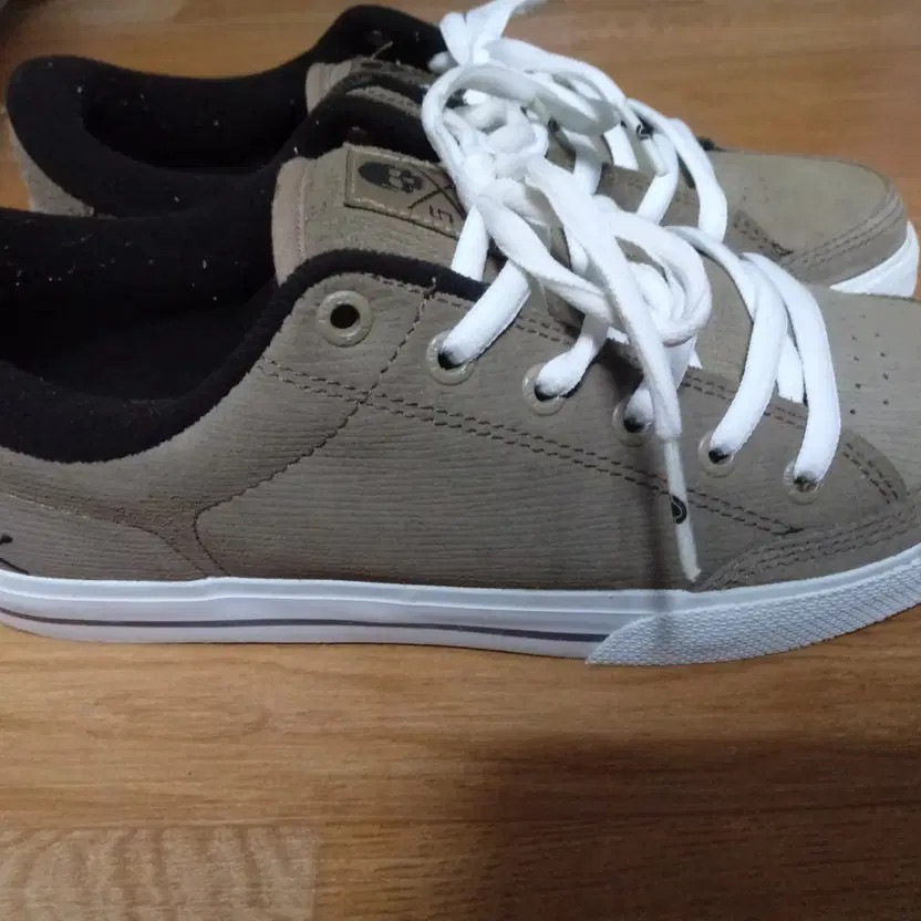 C1RCA AL50 Board Shoes Latte Brown/ Wood 275
