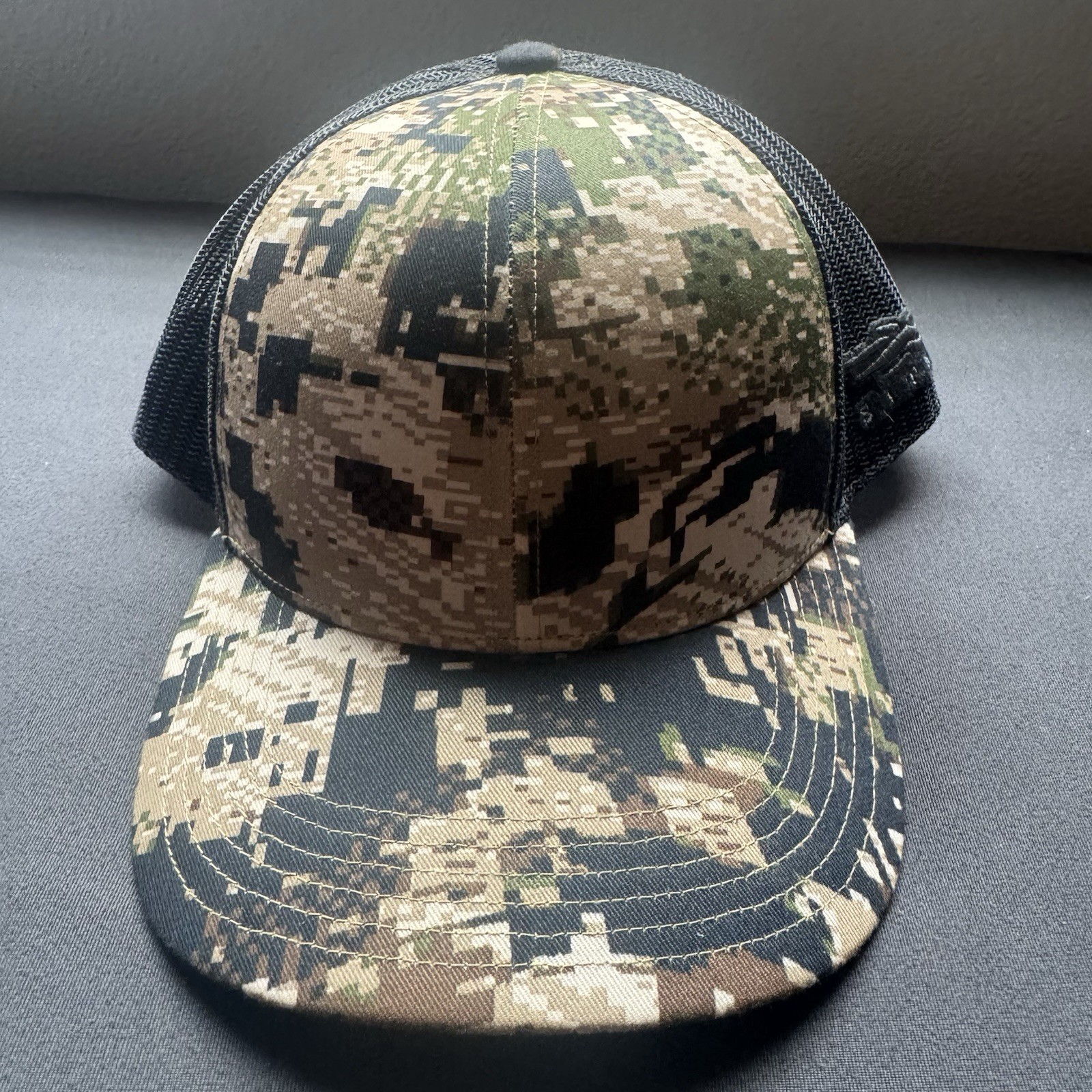 NWOT SITKA Hunting Gear digi camo Mid Pro Trucker SnapBack Hat