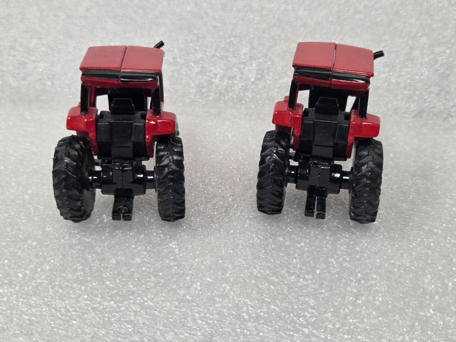 Ertl 1/64 Case International 7130 Tractor Pair
